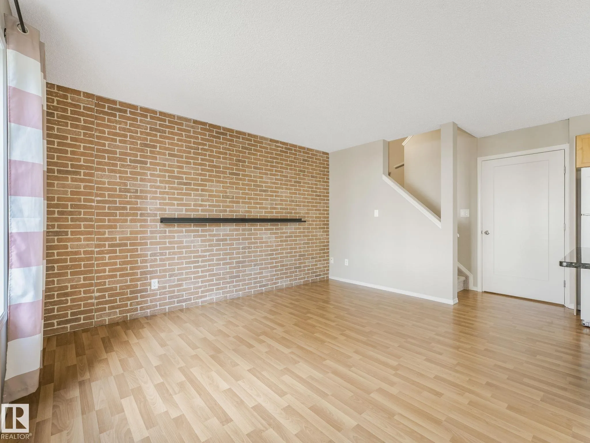 1428 HODGSON Way