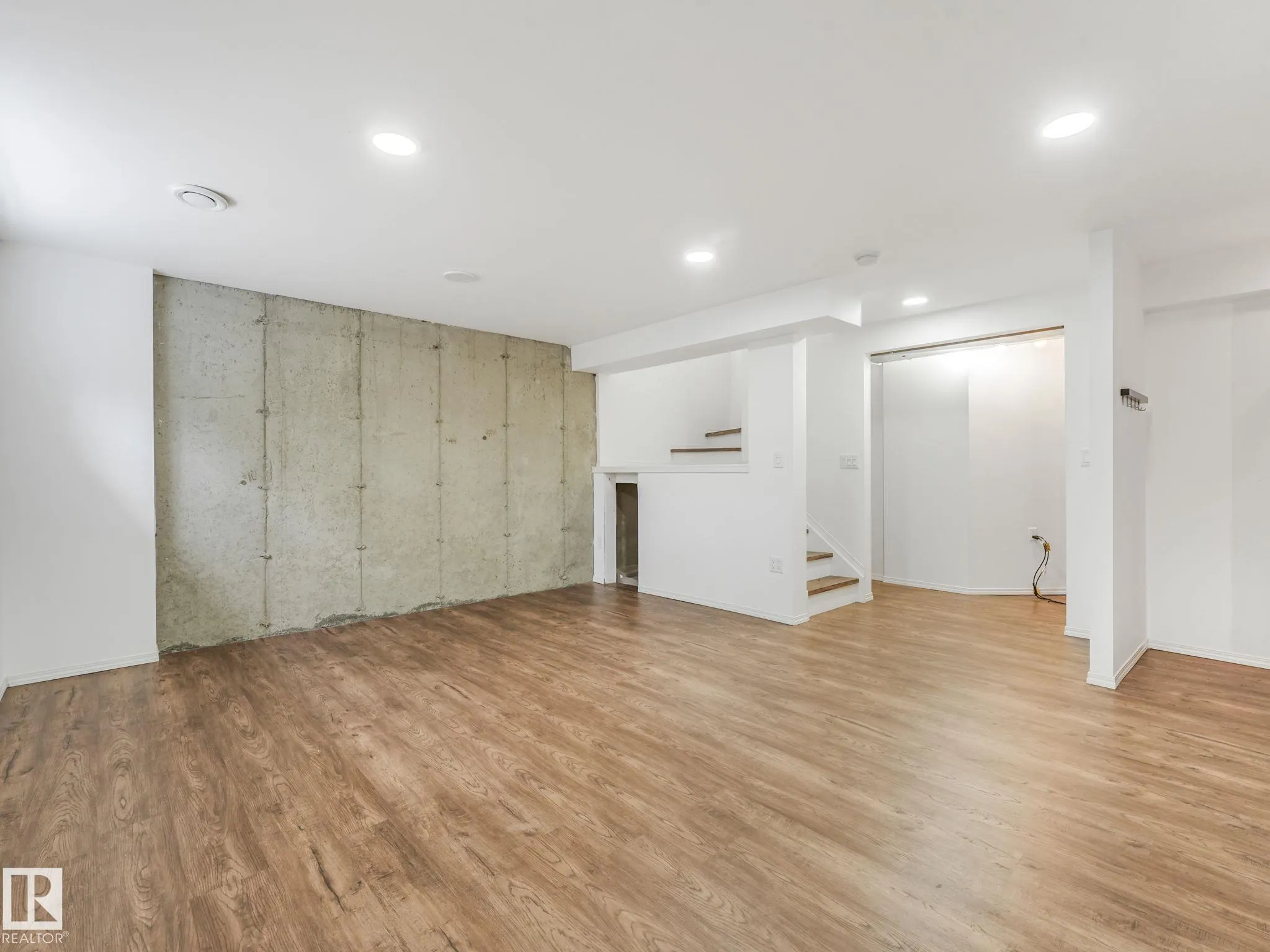 1428 HODGSON Way