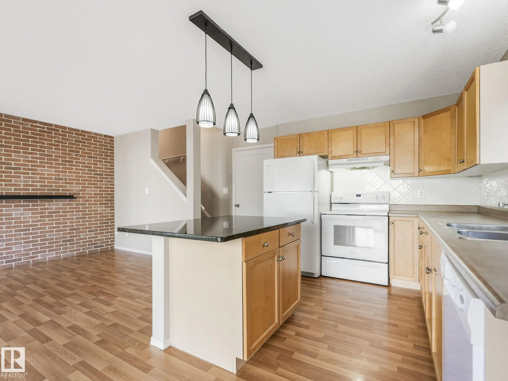 1428 HODGSON Way