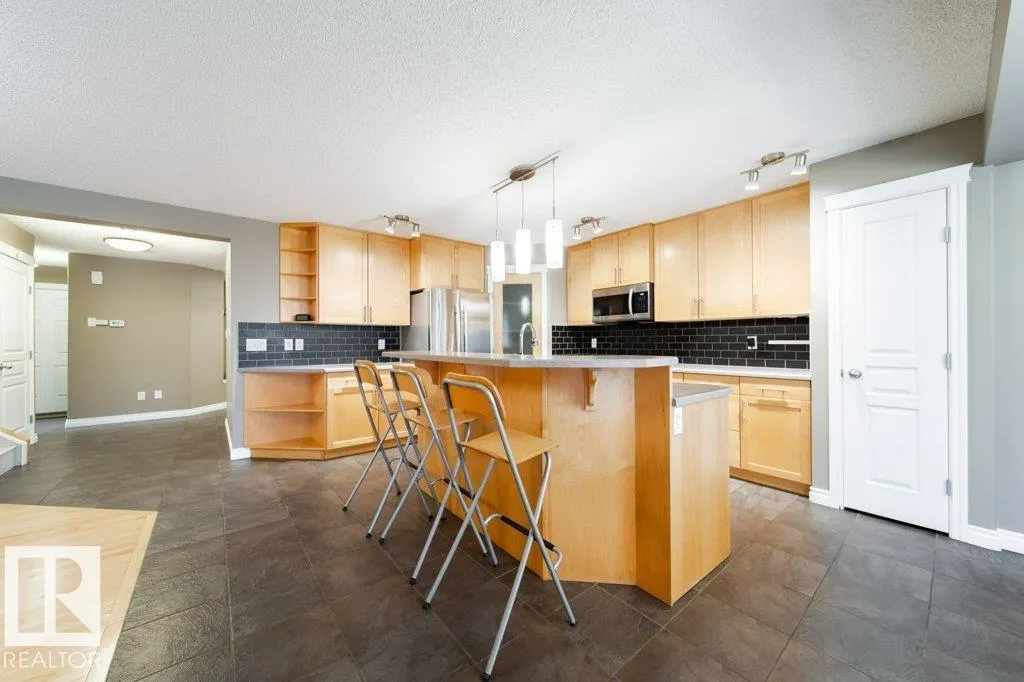 507 CRANDELL Crest