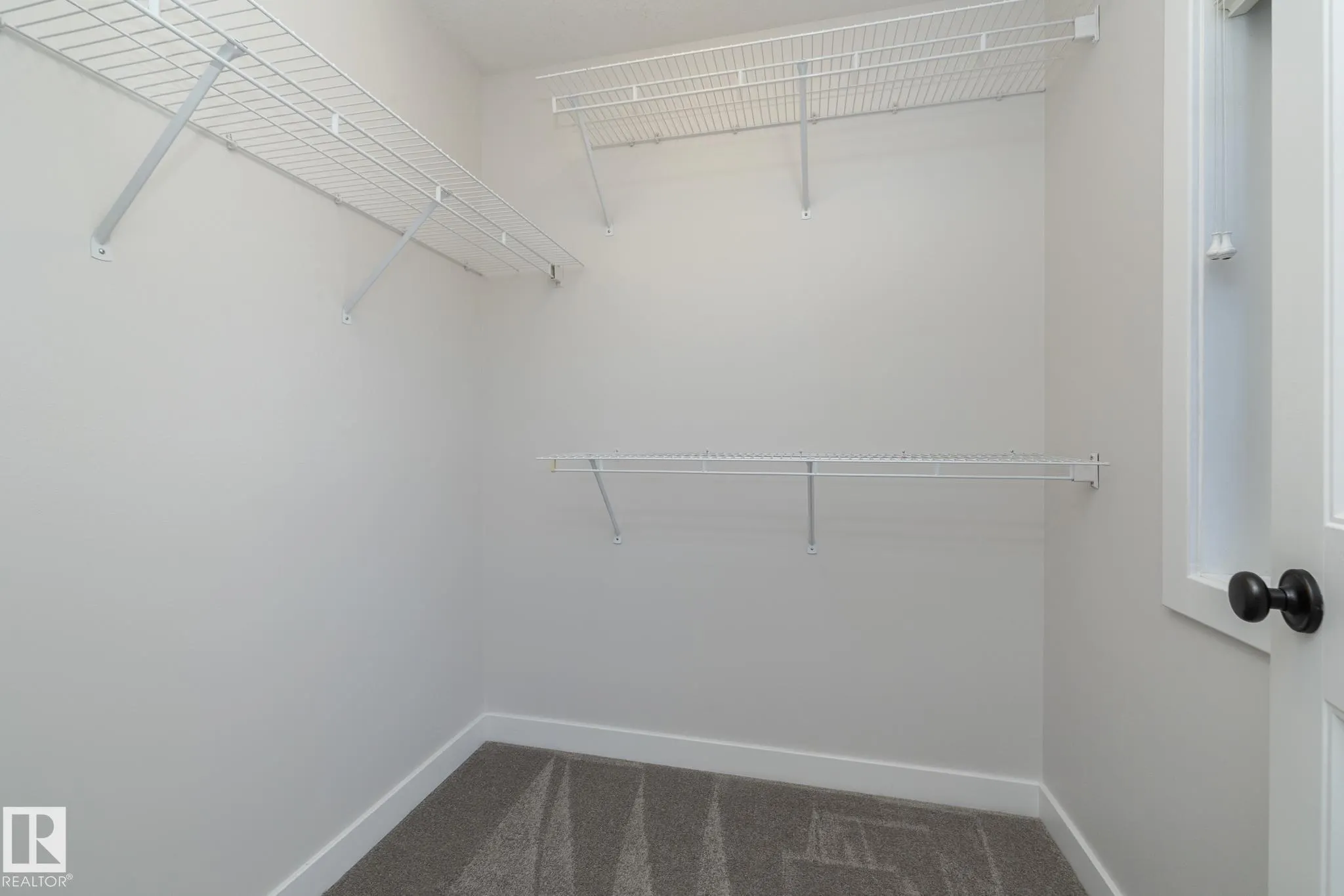 193 BIRCHWOOD Close