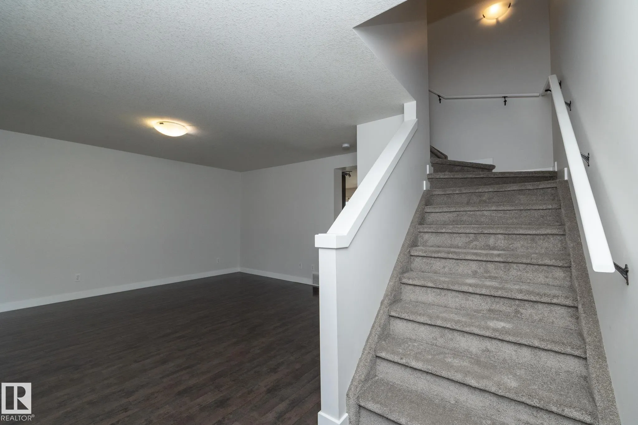 193 BIRCHWOOD Close