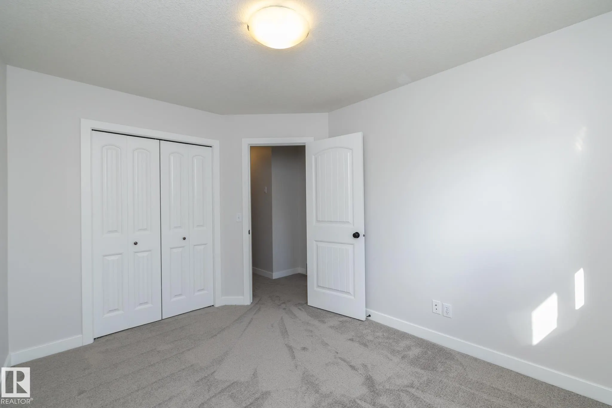193 BIRCHWOOD Close
