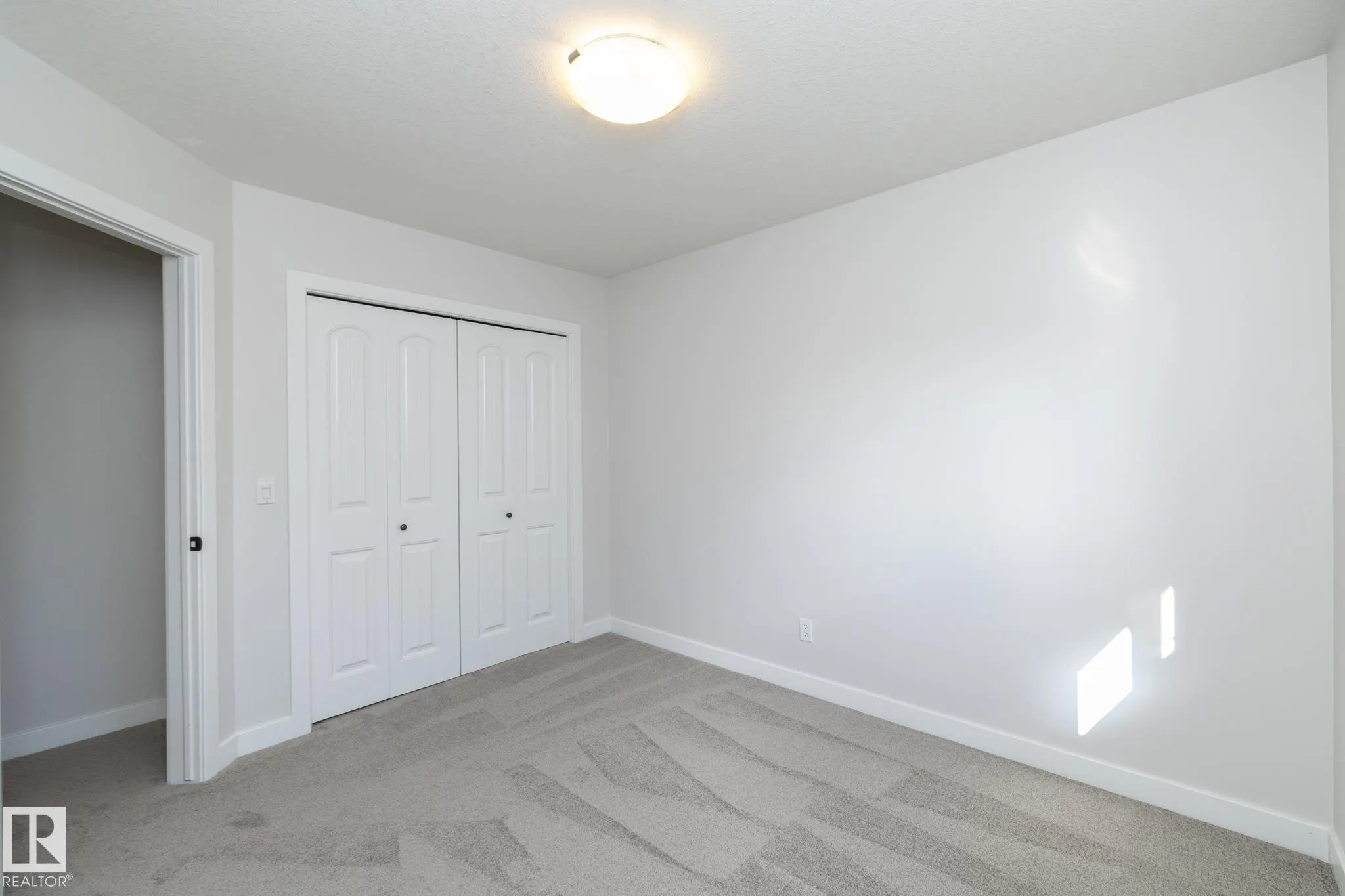 193 BIRCHWOOD Close