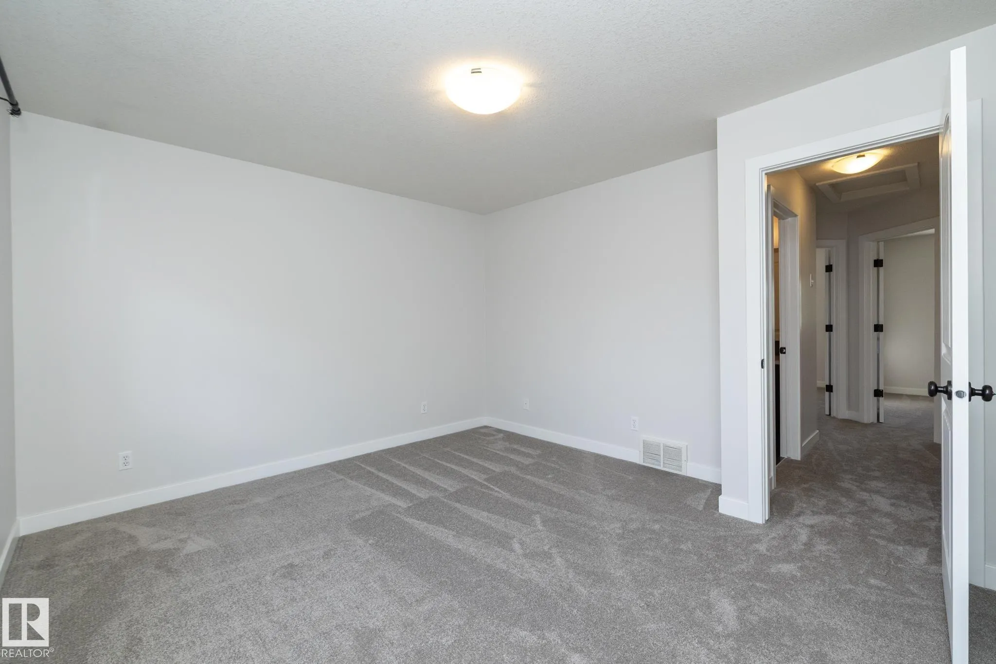 193 BIRCHWOOD Close