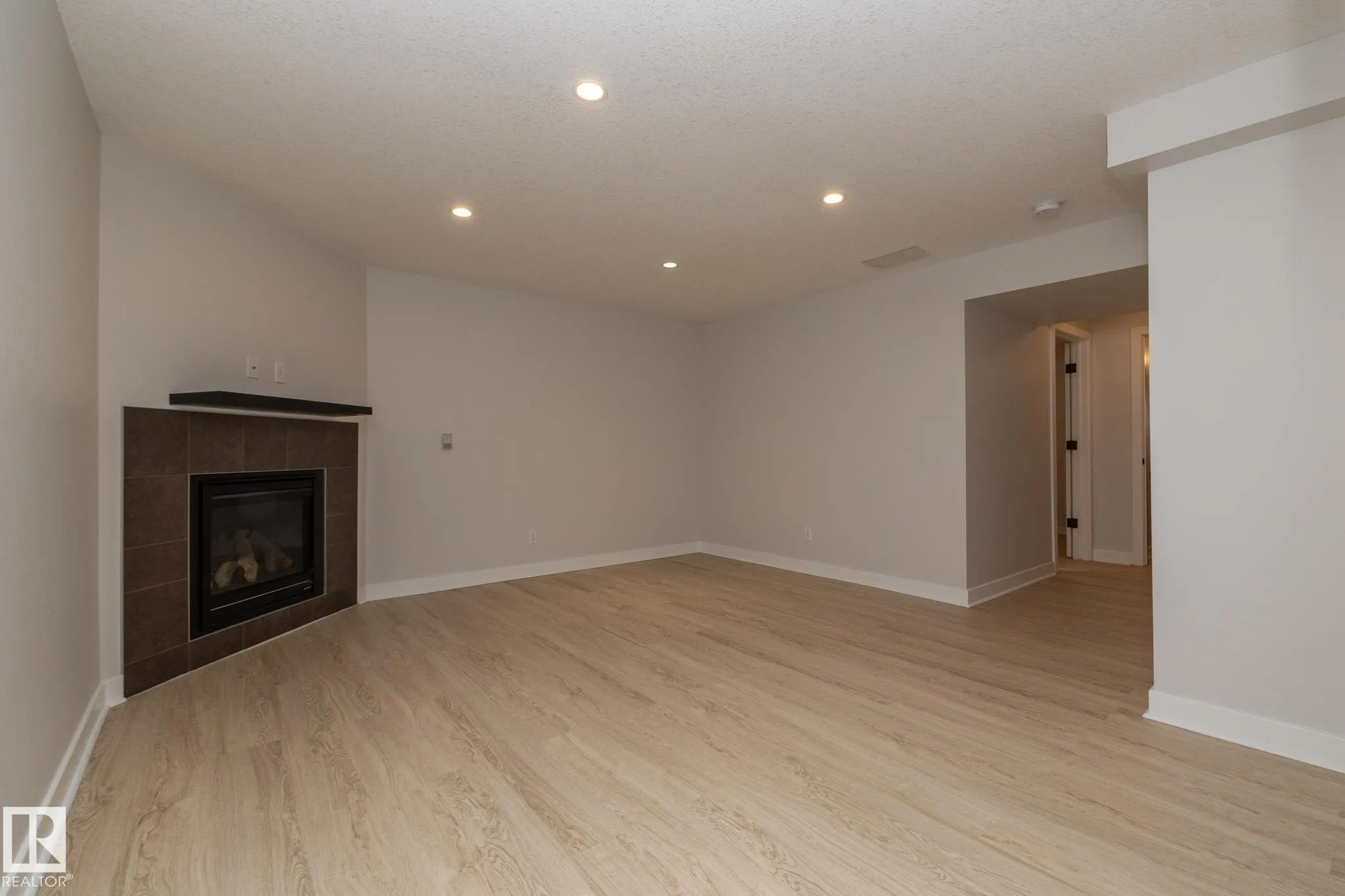 193 BIRCHWOOD Close