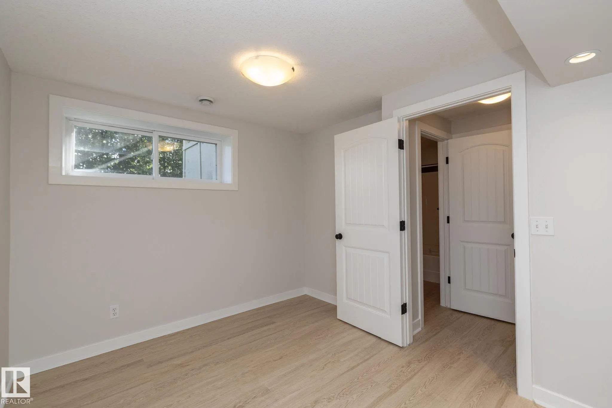 193 BIRCHWOOD Close