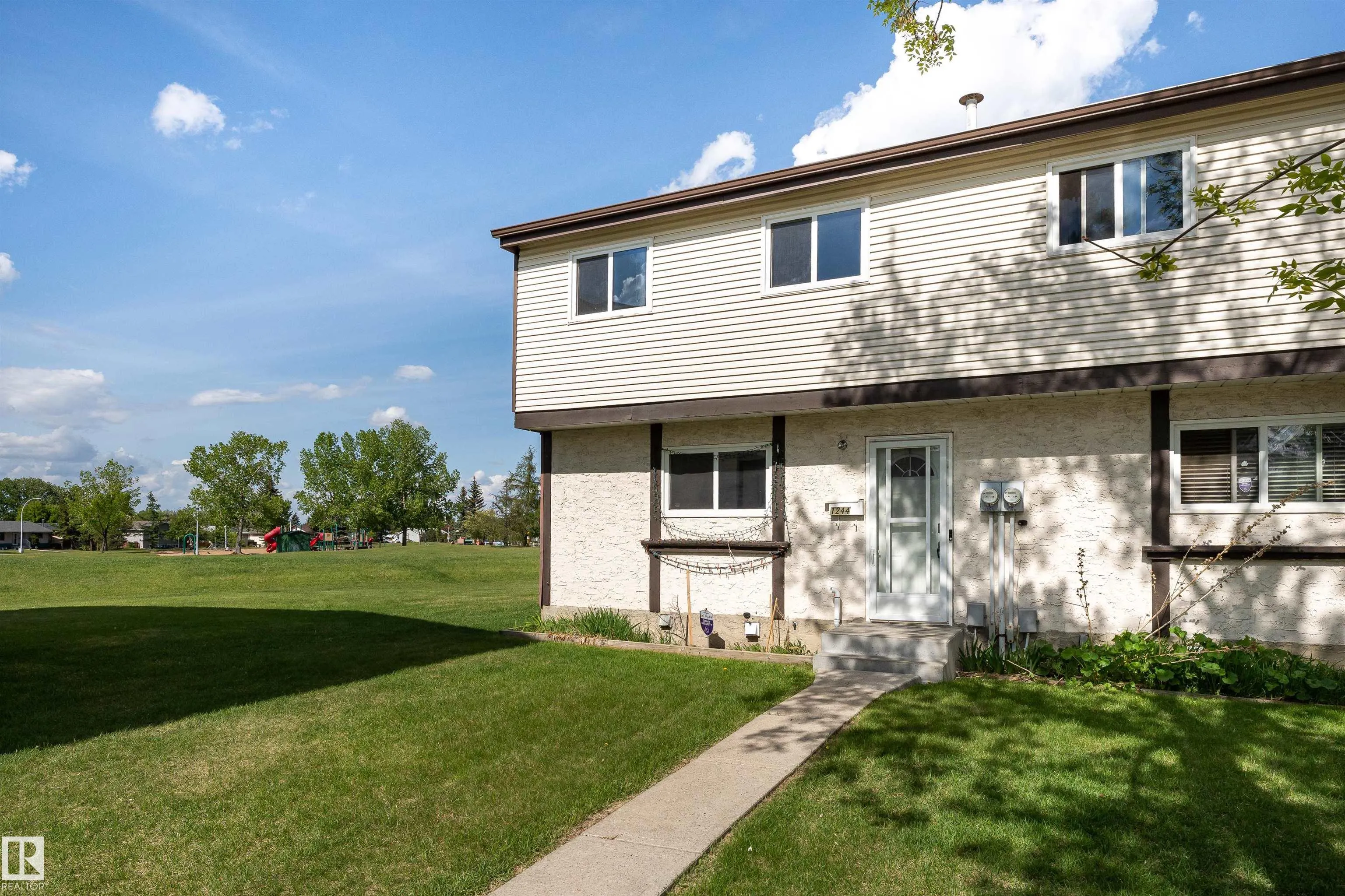1244 Lakewood RD W NW