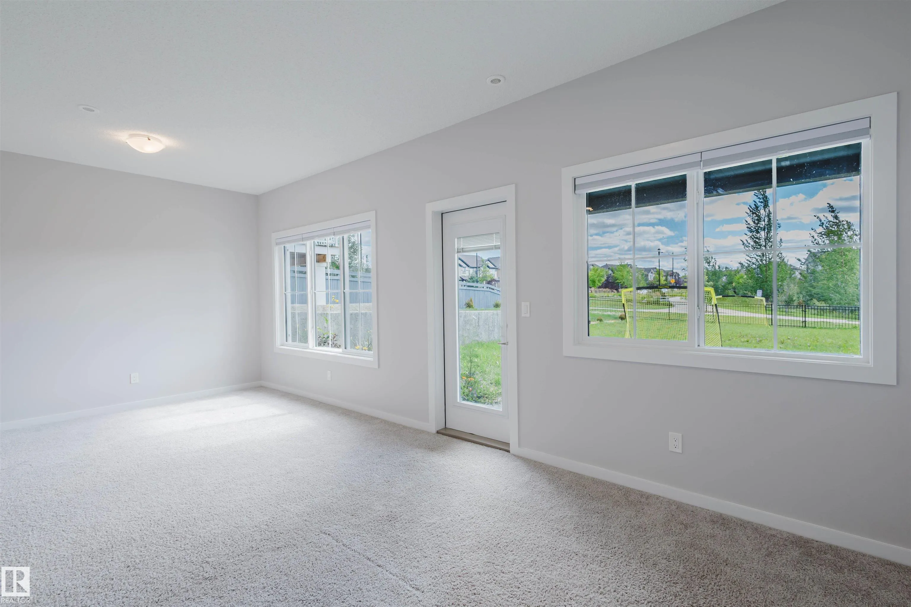 1407 DARBY GREEN Green
