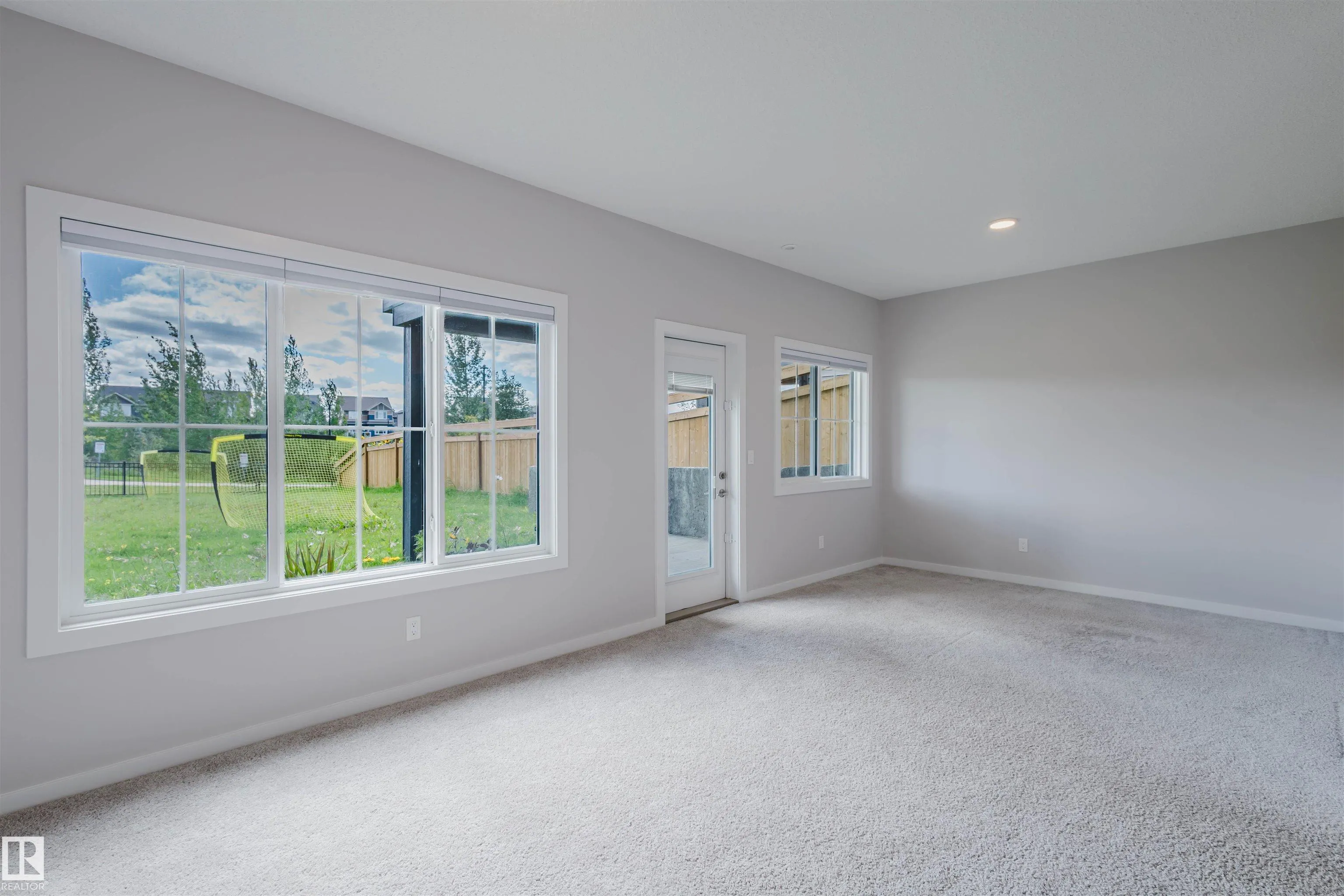 1407 DARBY GREEN Green