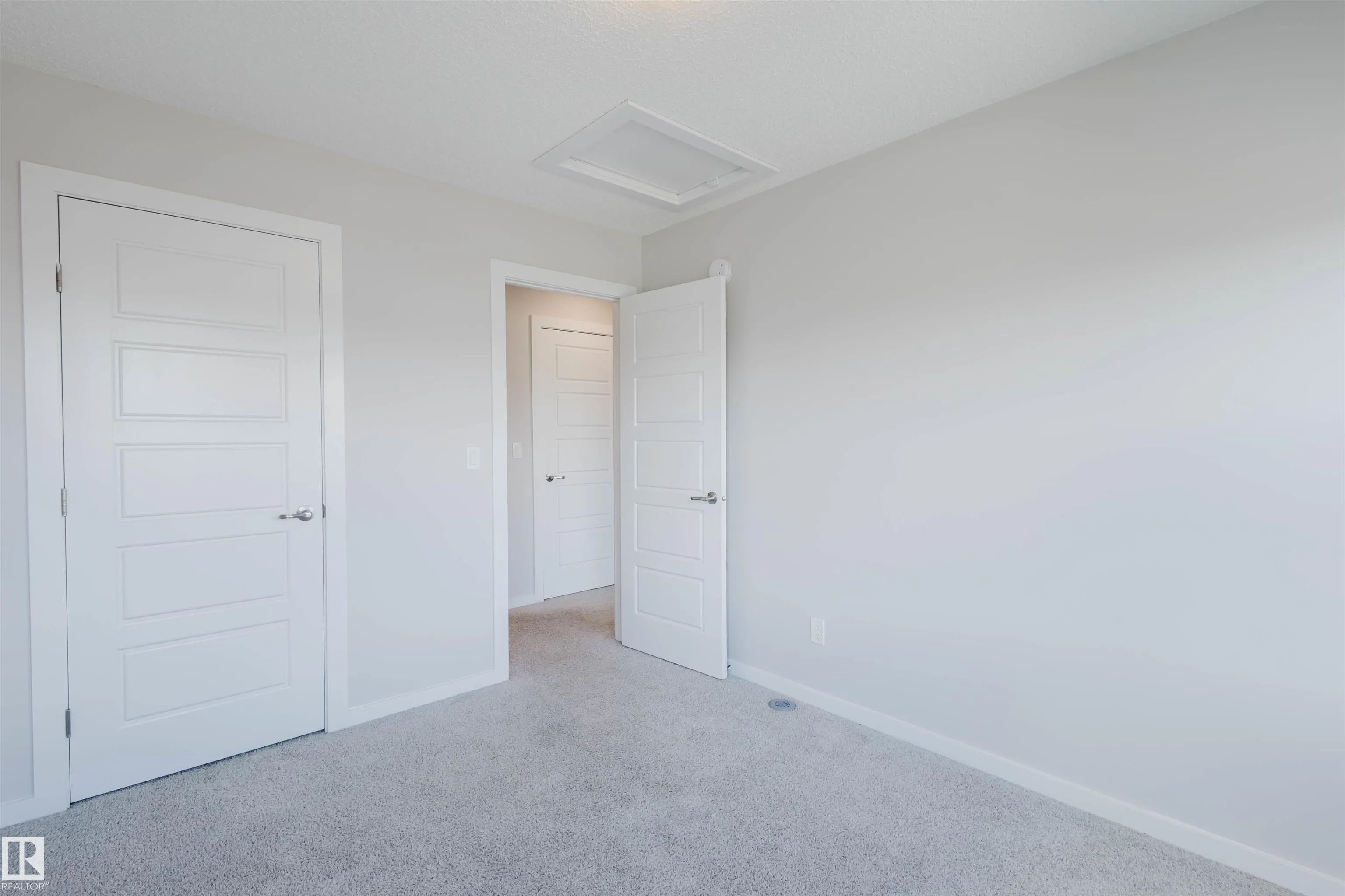 1407 DARBY GREEN Green