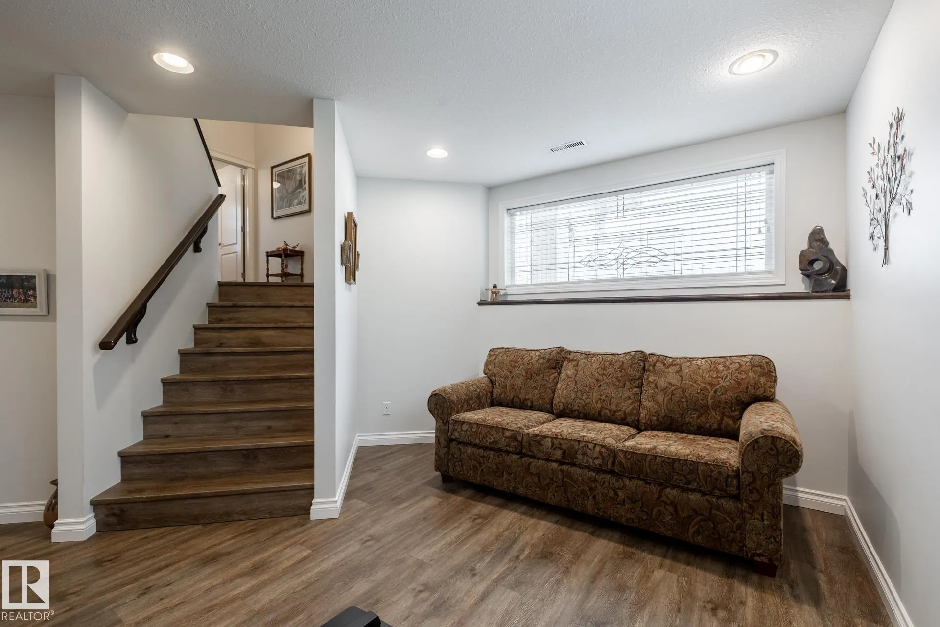 69 RIDGEPOINT Way