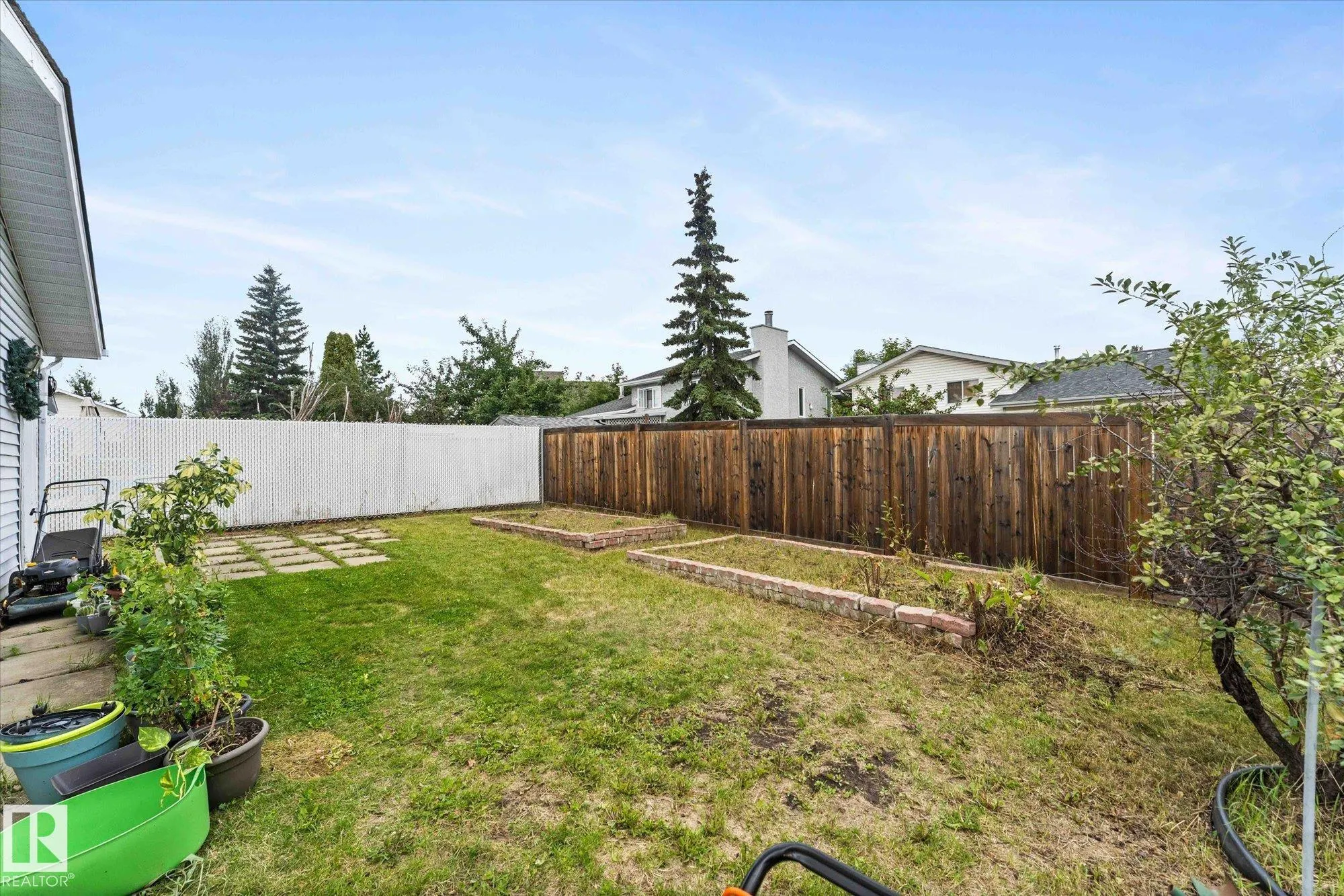 124 KLARVATTEN Road