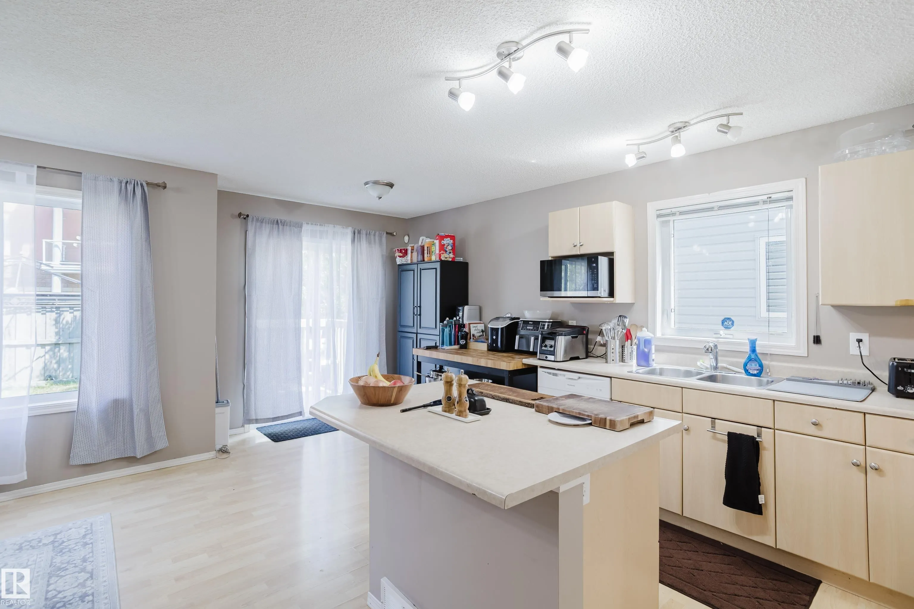 287 MACEWAN Road