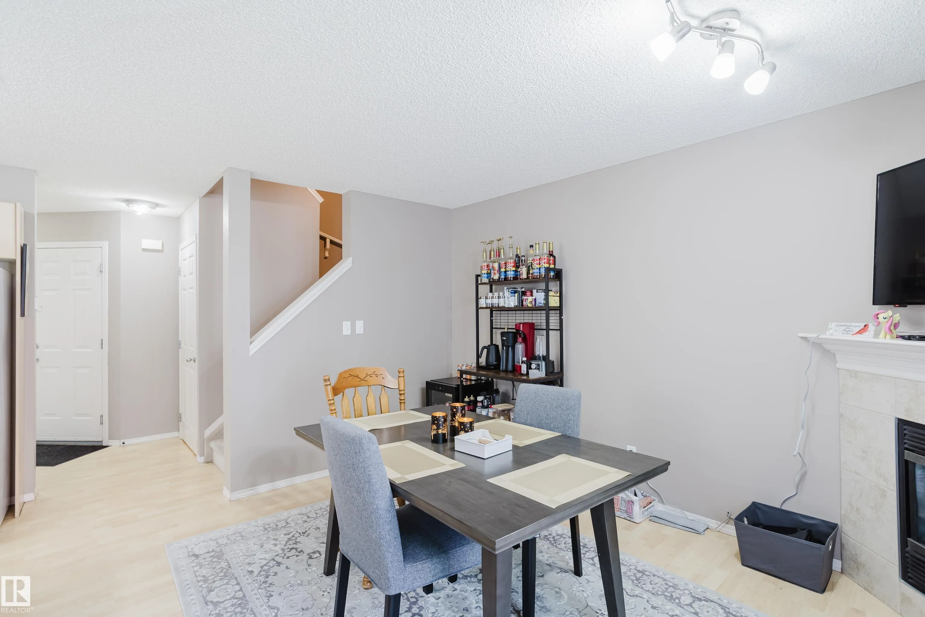 287 MACEWAN Road