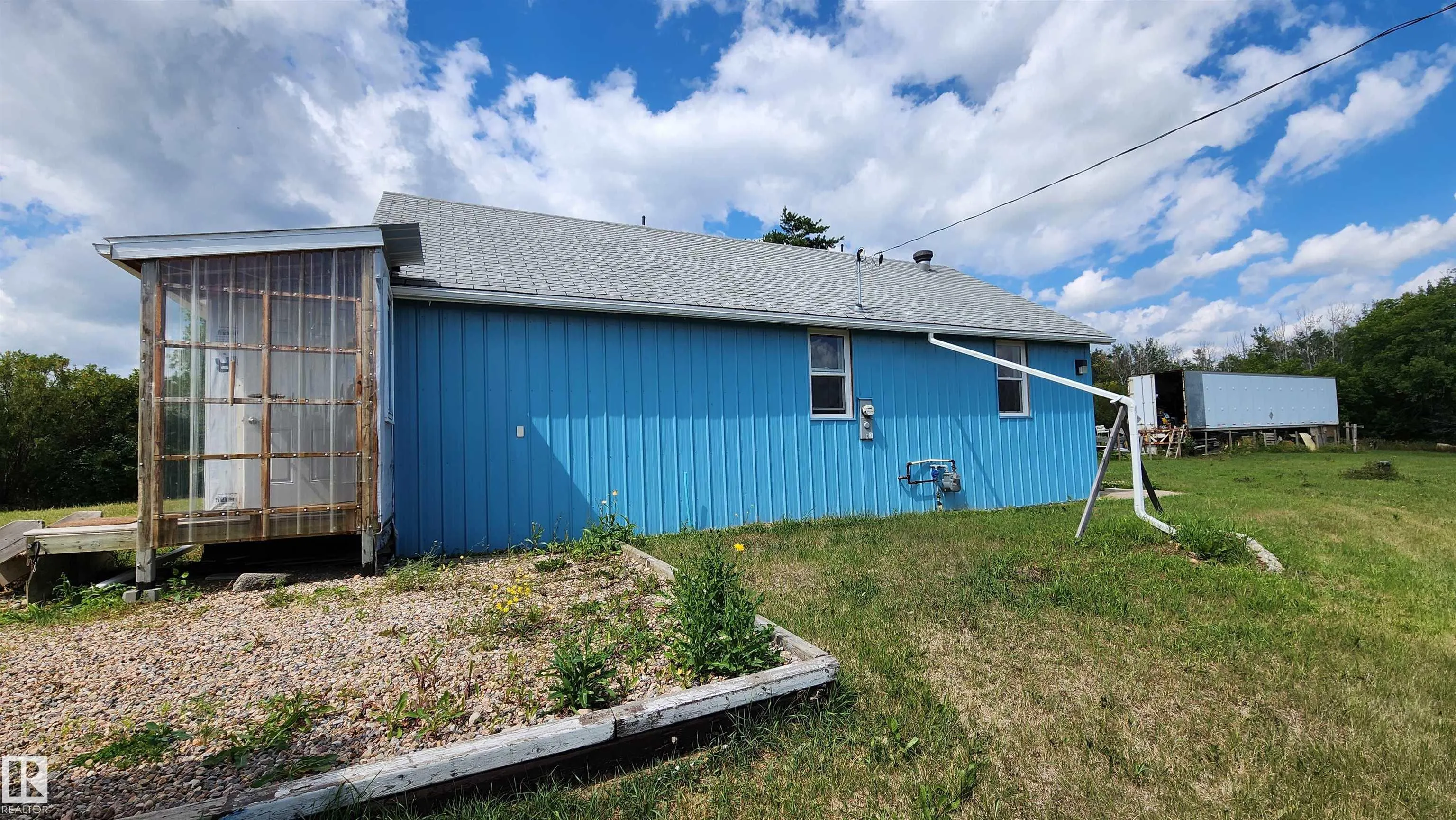 206 Railway Avenue