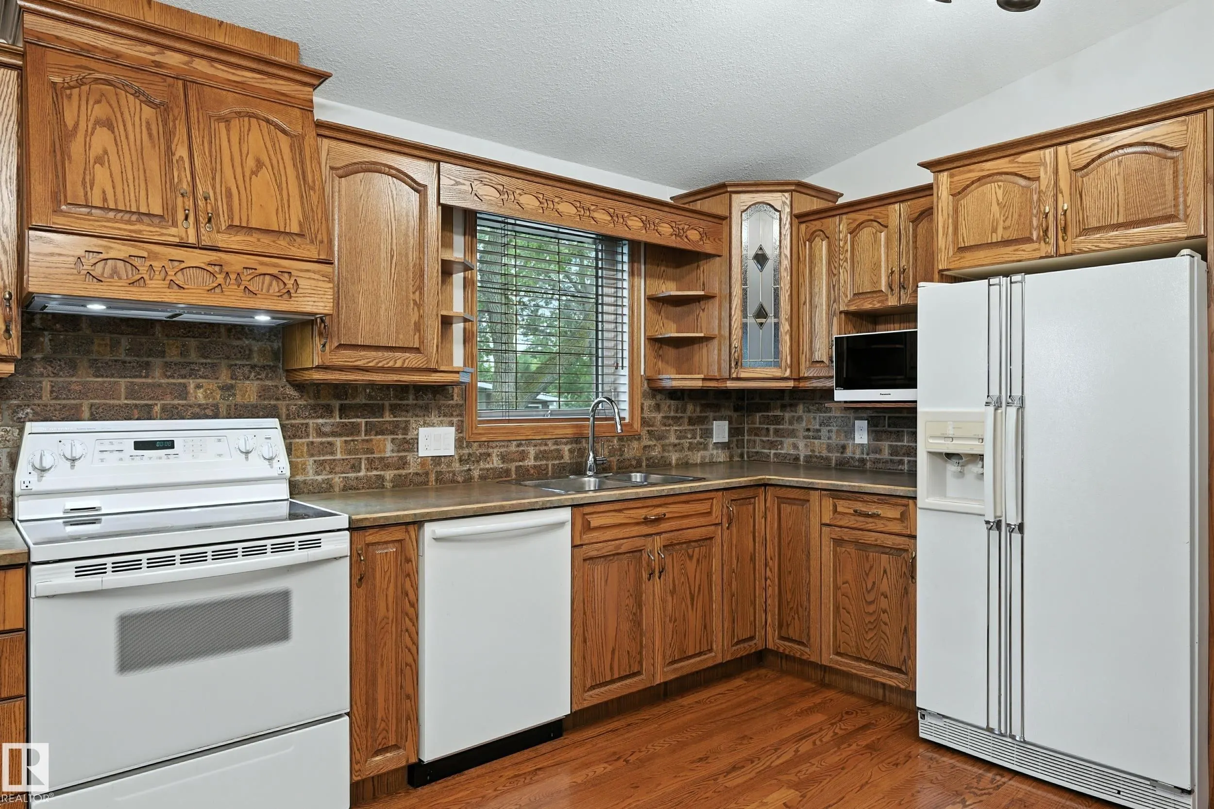 9404 SHERRIDON