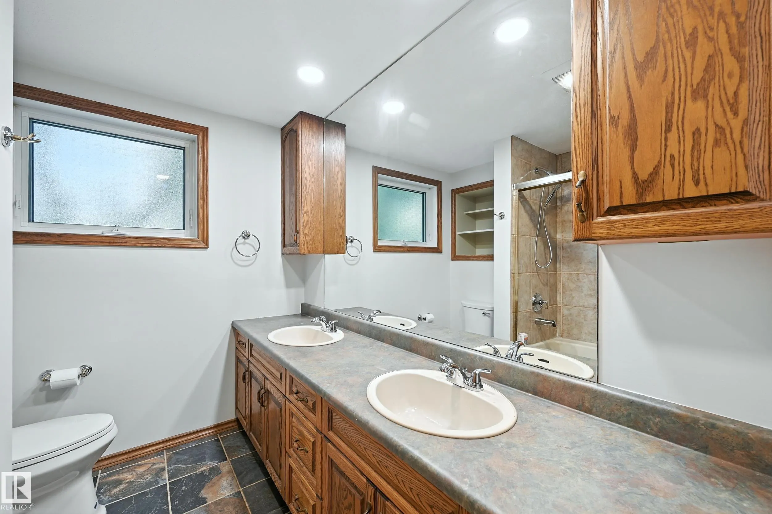 9404 SHERRIDON