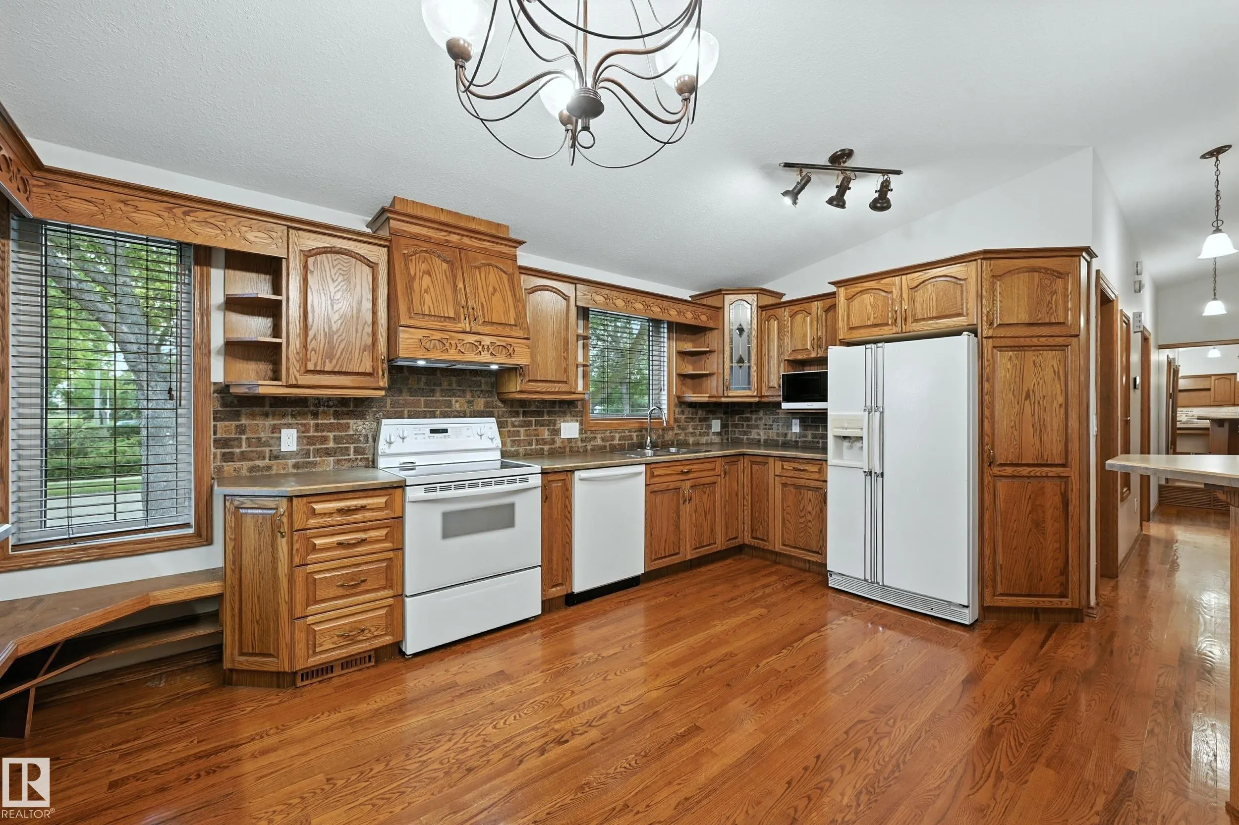 9404 SHERRIDON