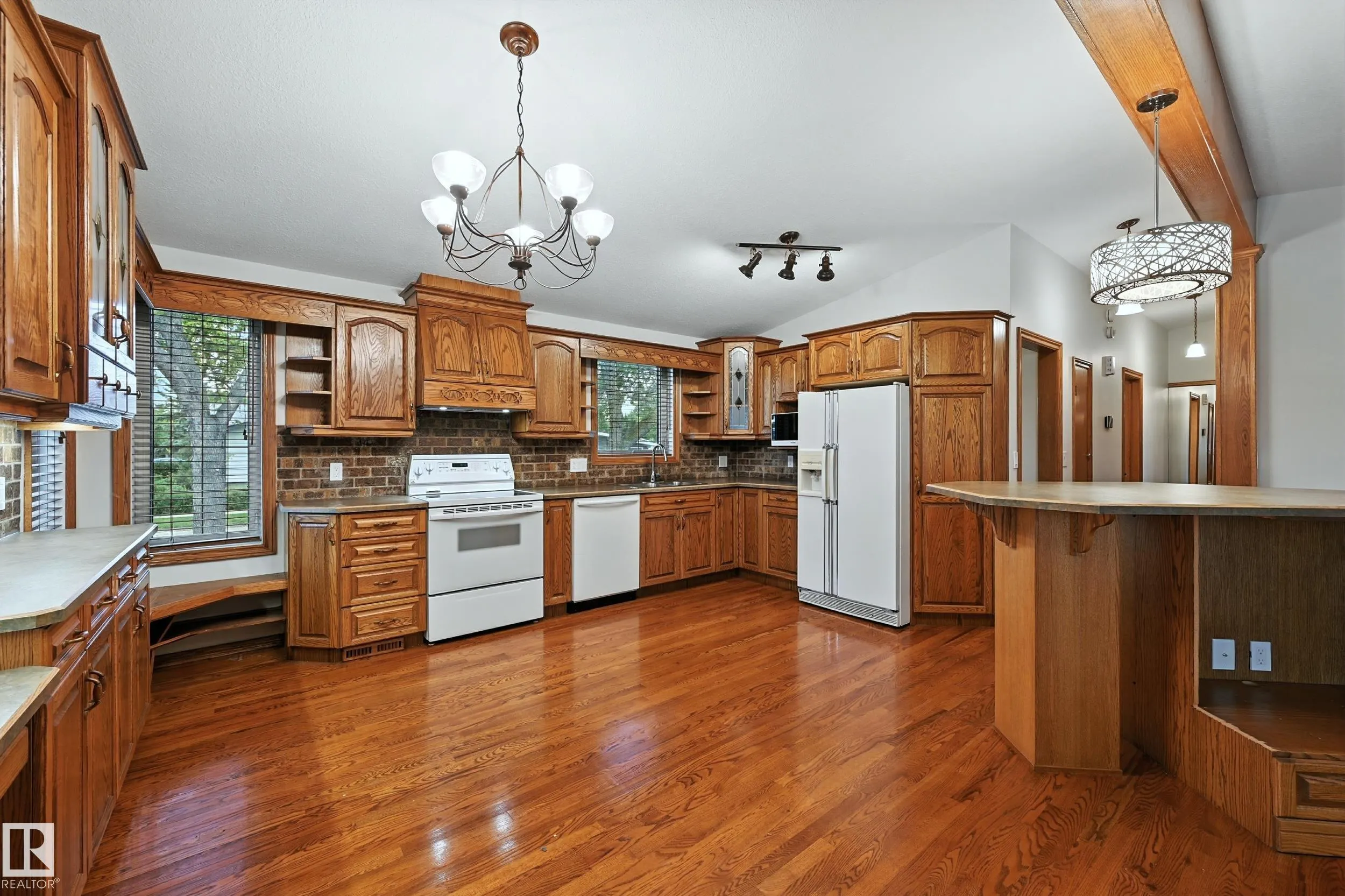 9404 SHERRIDON