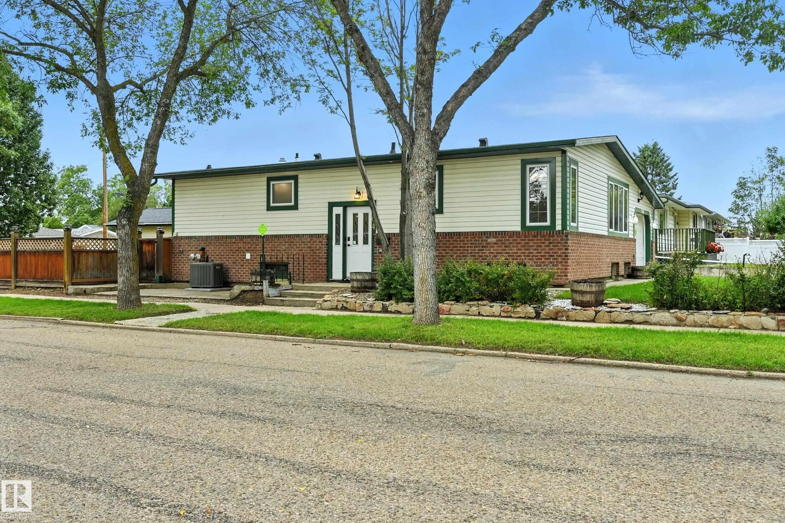 9404 SHERRIDON