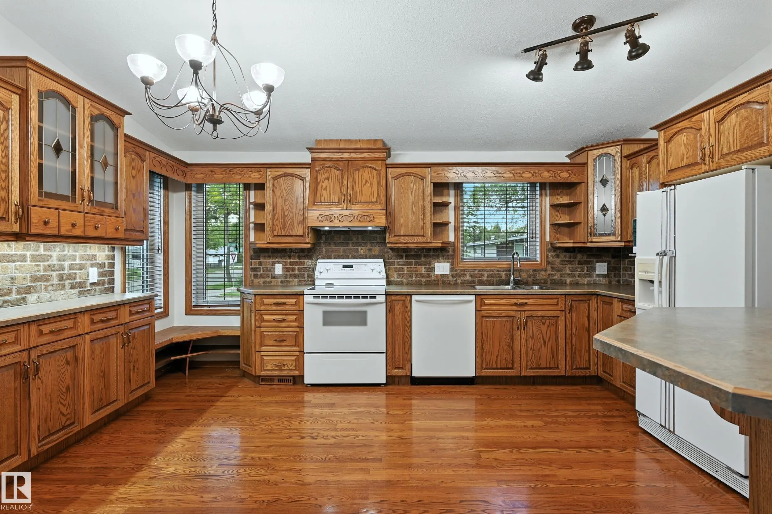 9404 SHERRIDON