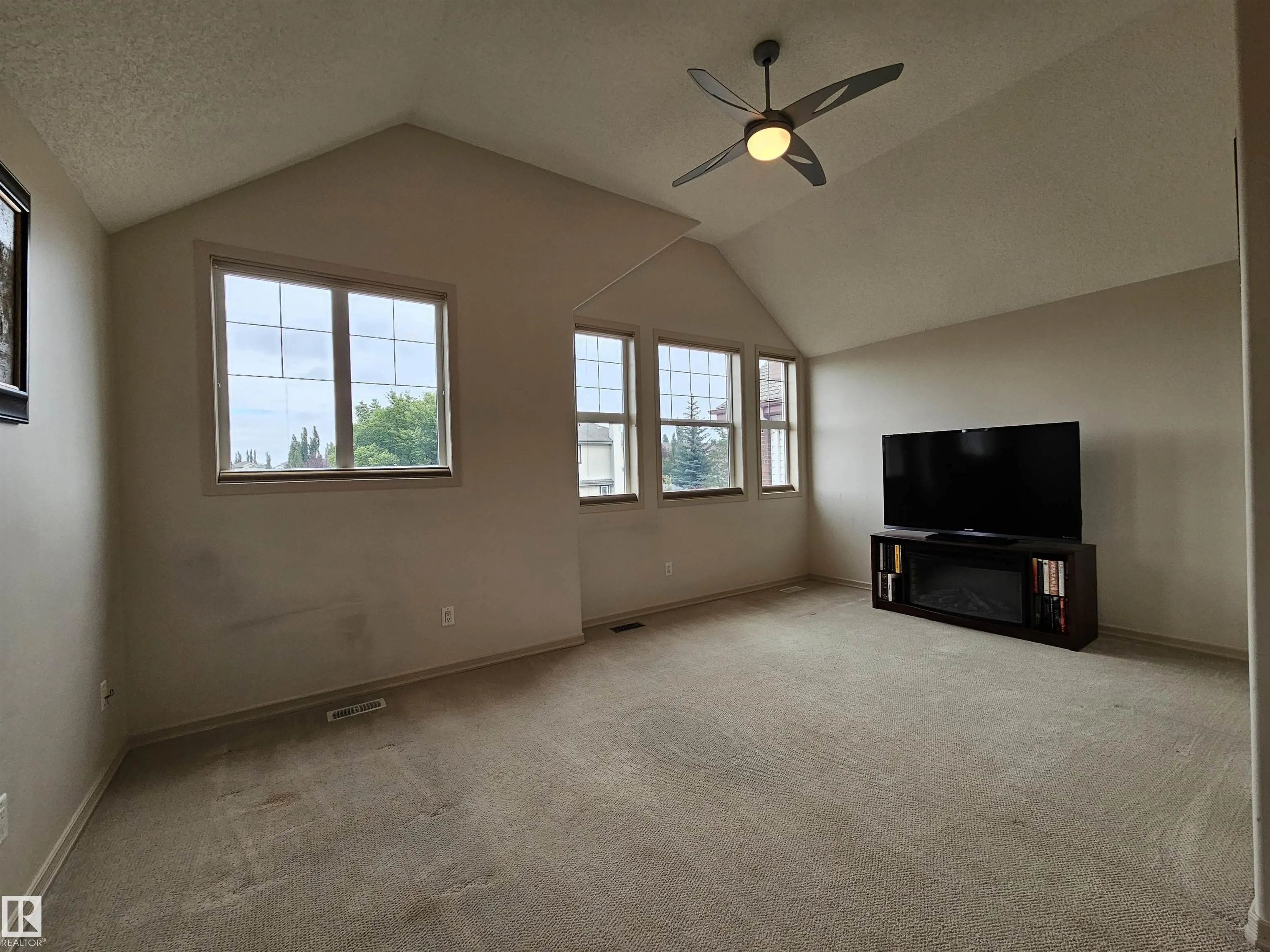 1197 GOODWIN CIRCLE Circle