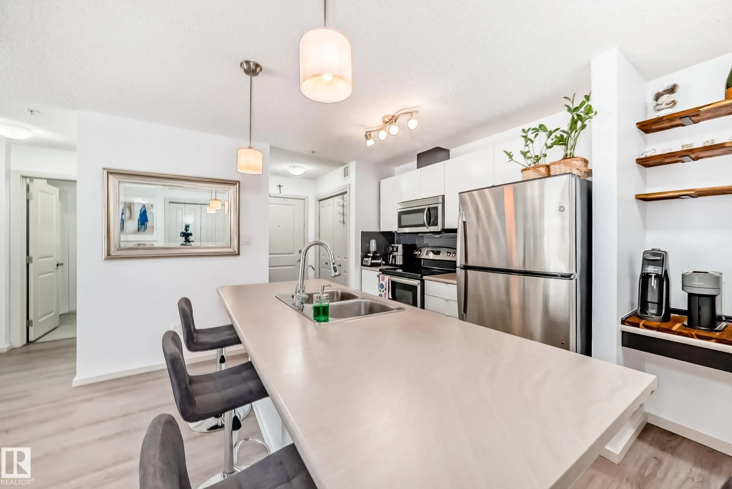 148-348 WINDERMERE Road