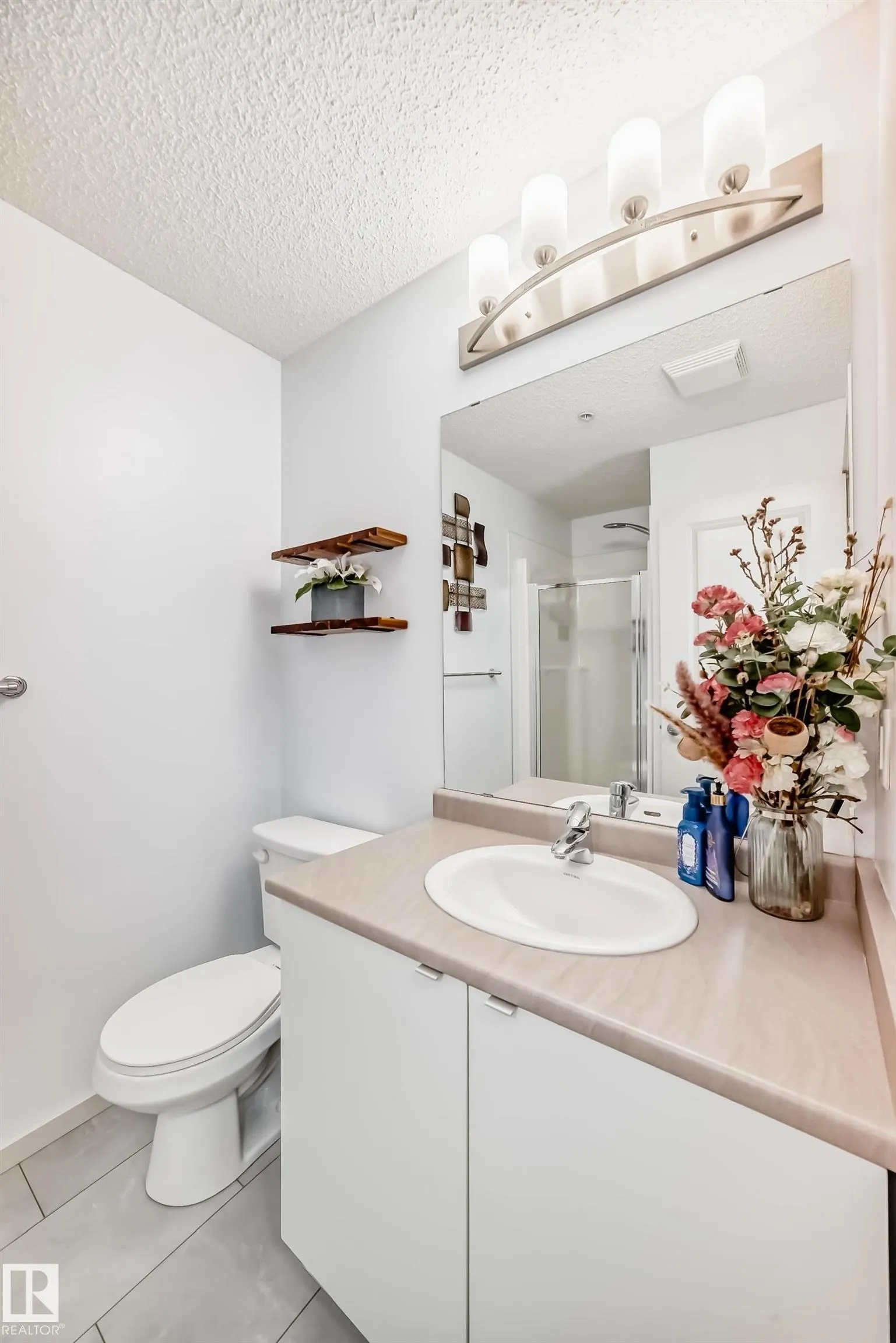 148-348 WINDERMERE Road