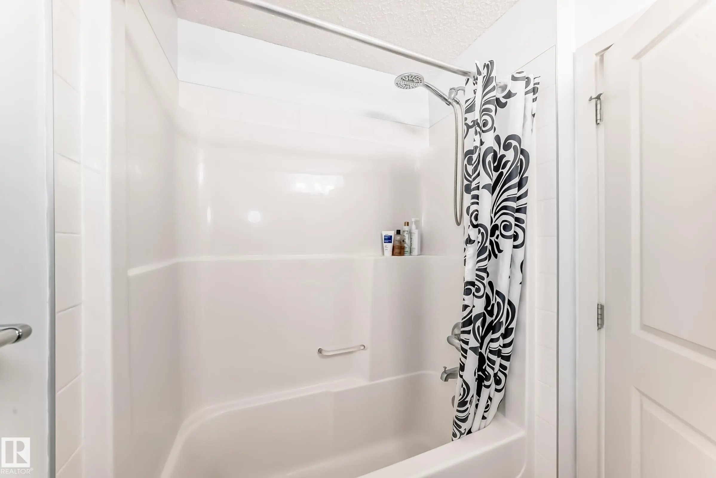 148-348 WINDERMERE Road