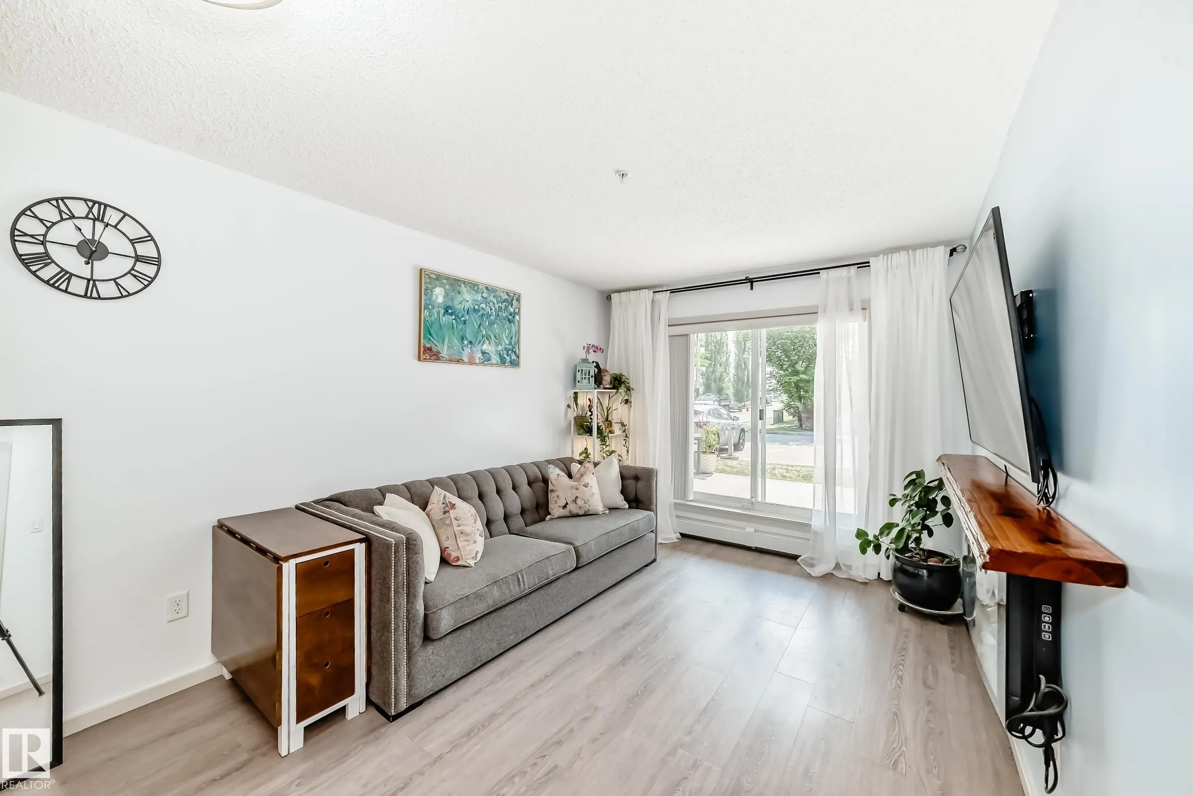 148-348 WINDERMERE Road