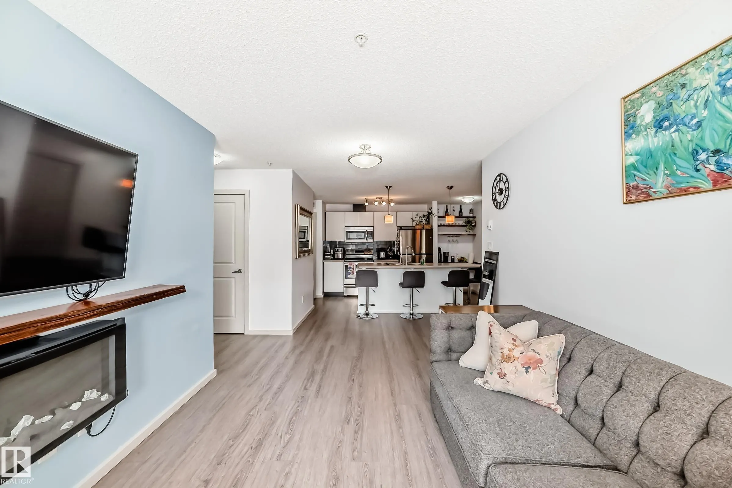 148-348 WINDERMERE Road