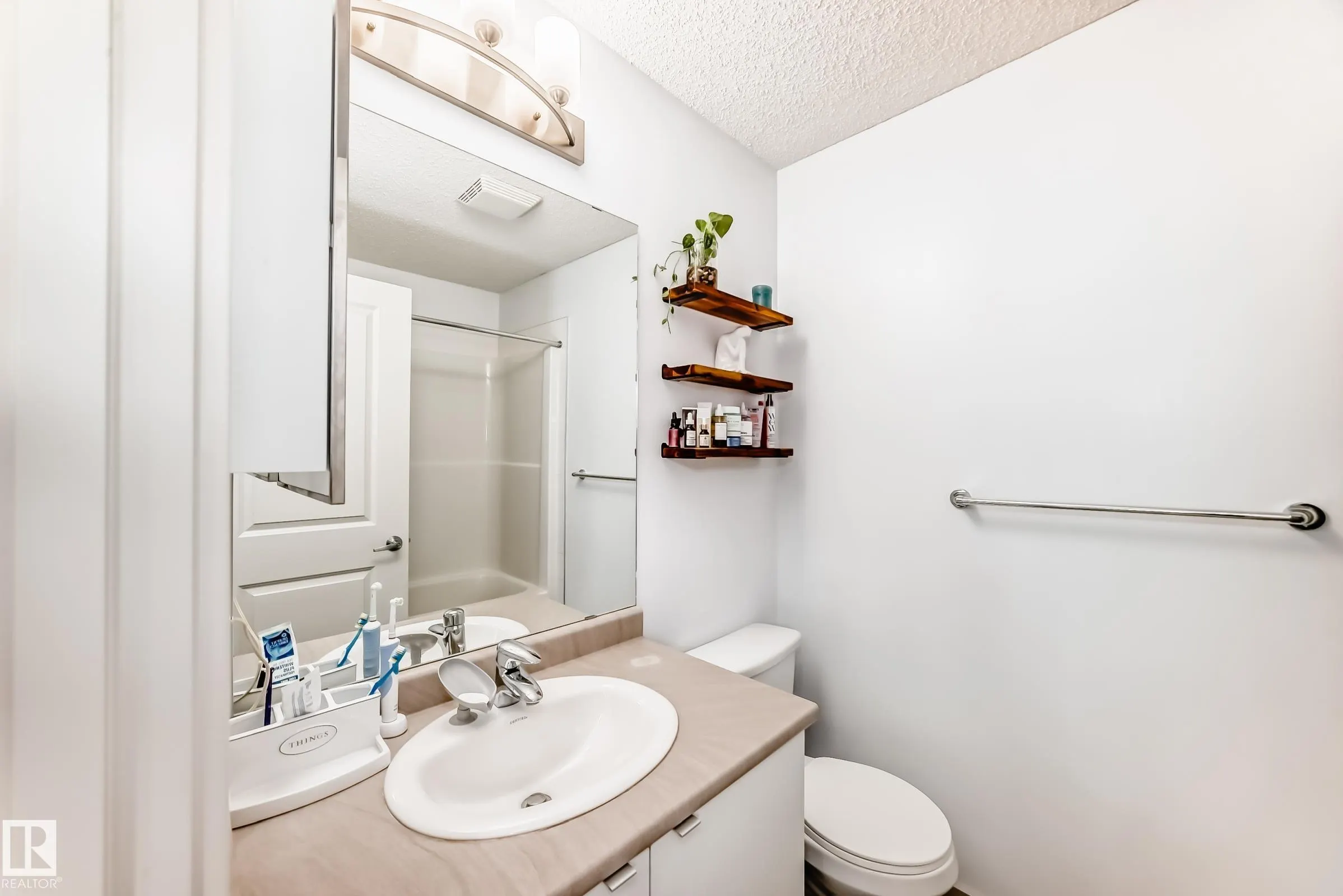148-348 WINDERMERE Road