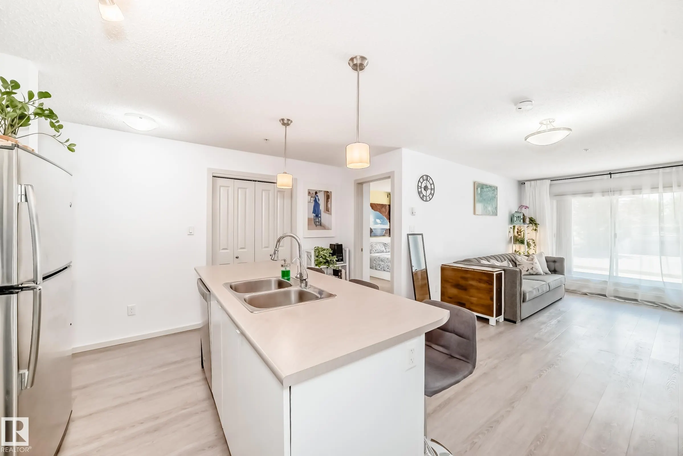 148-348 WINDERMERE Road