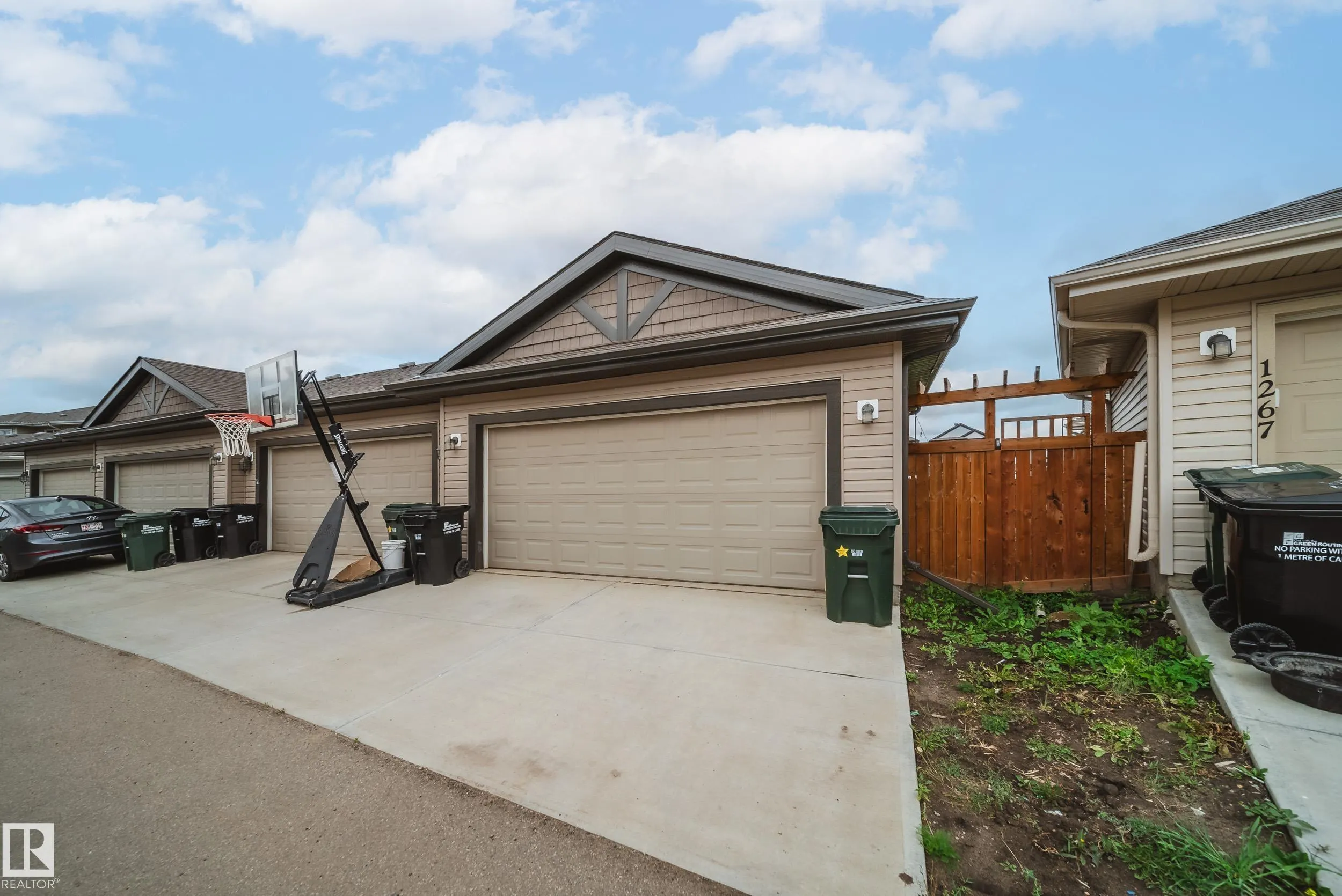 1263 SANDSTONE Boulevard