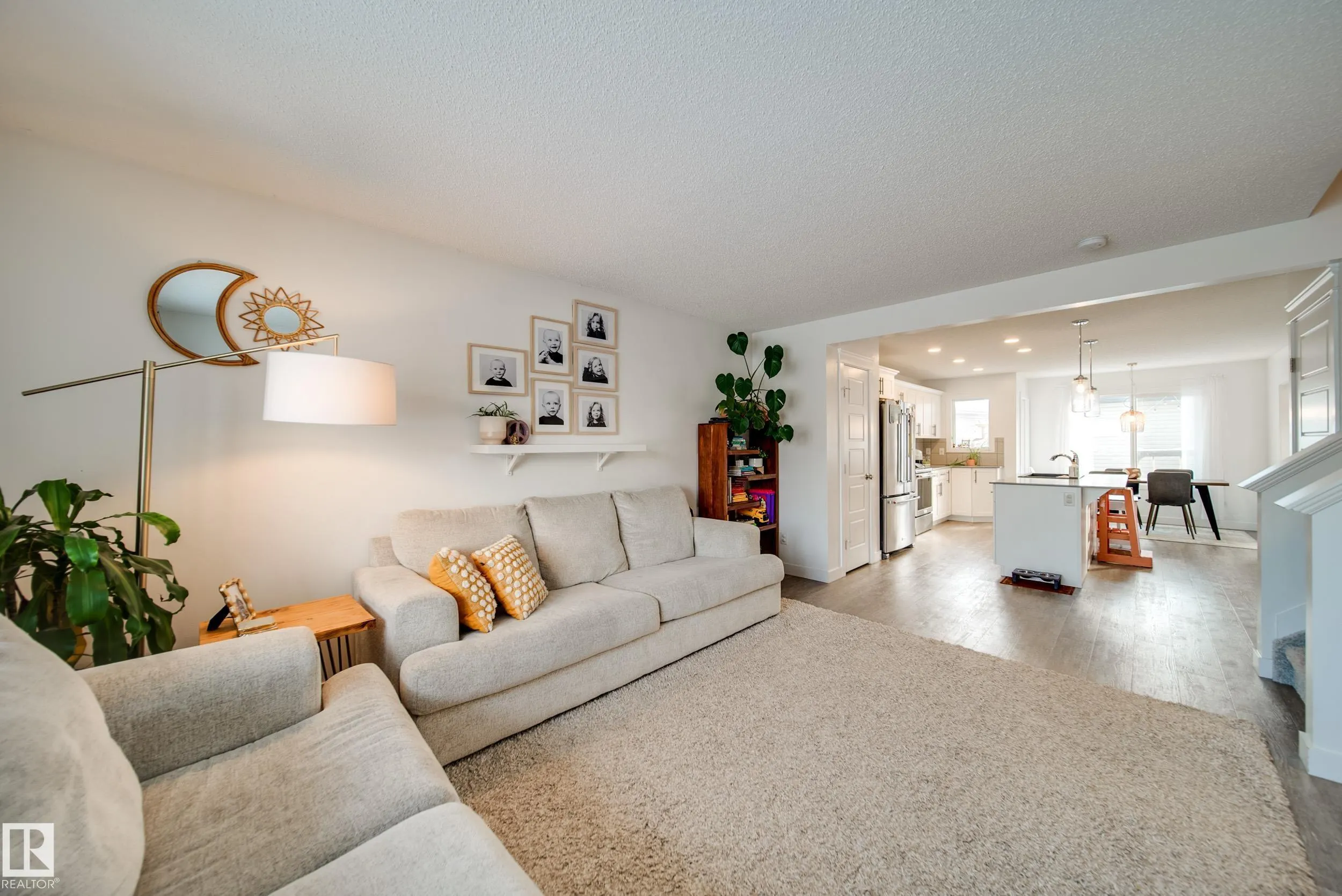 1263 SANDSTONE Boulevard