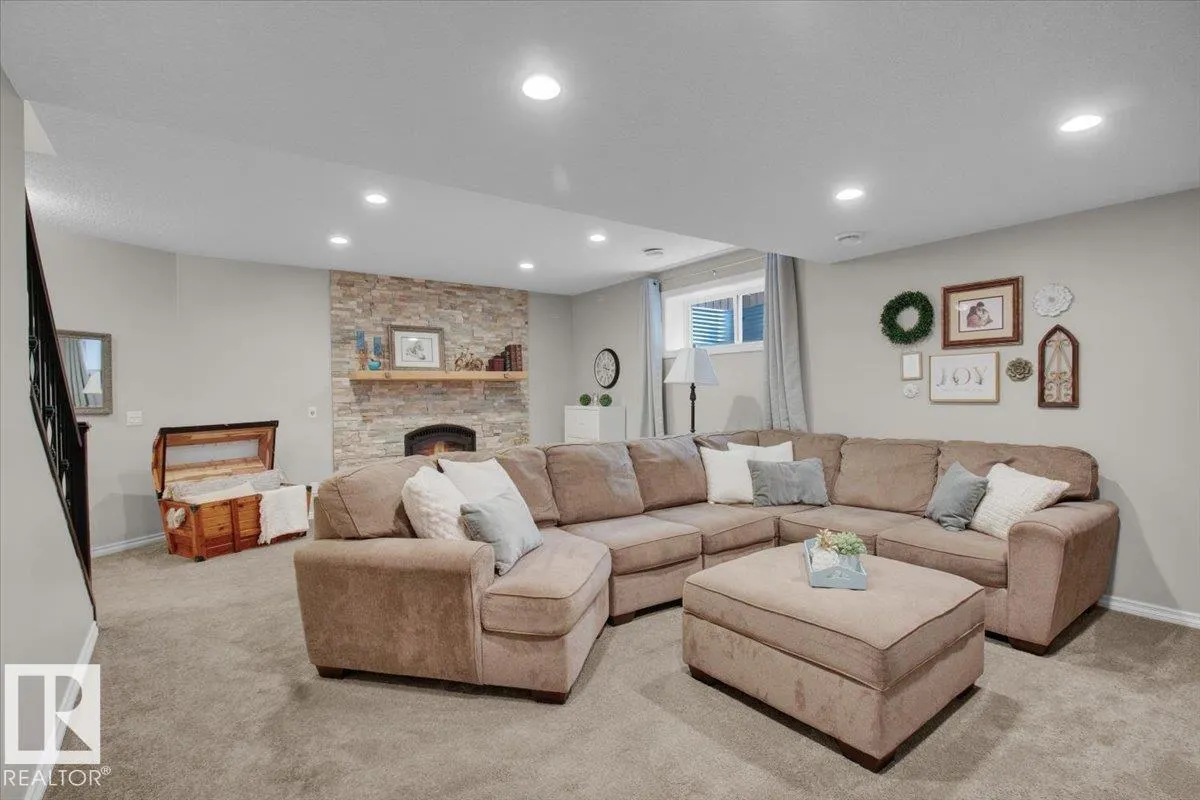 8112 ELLESMERE Cove
