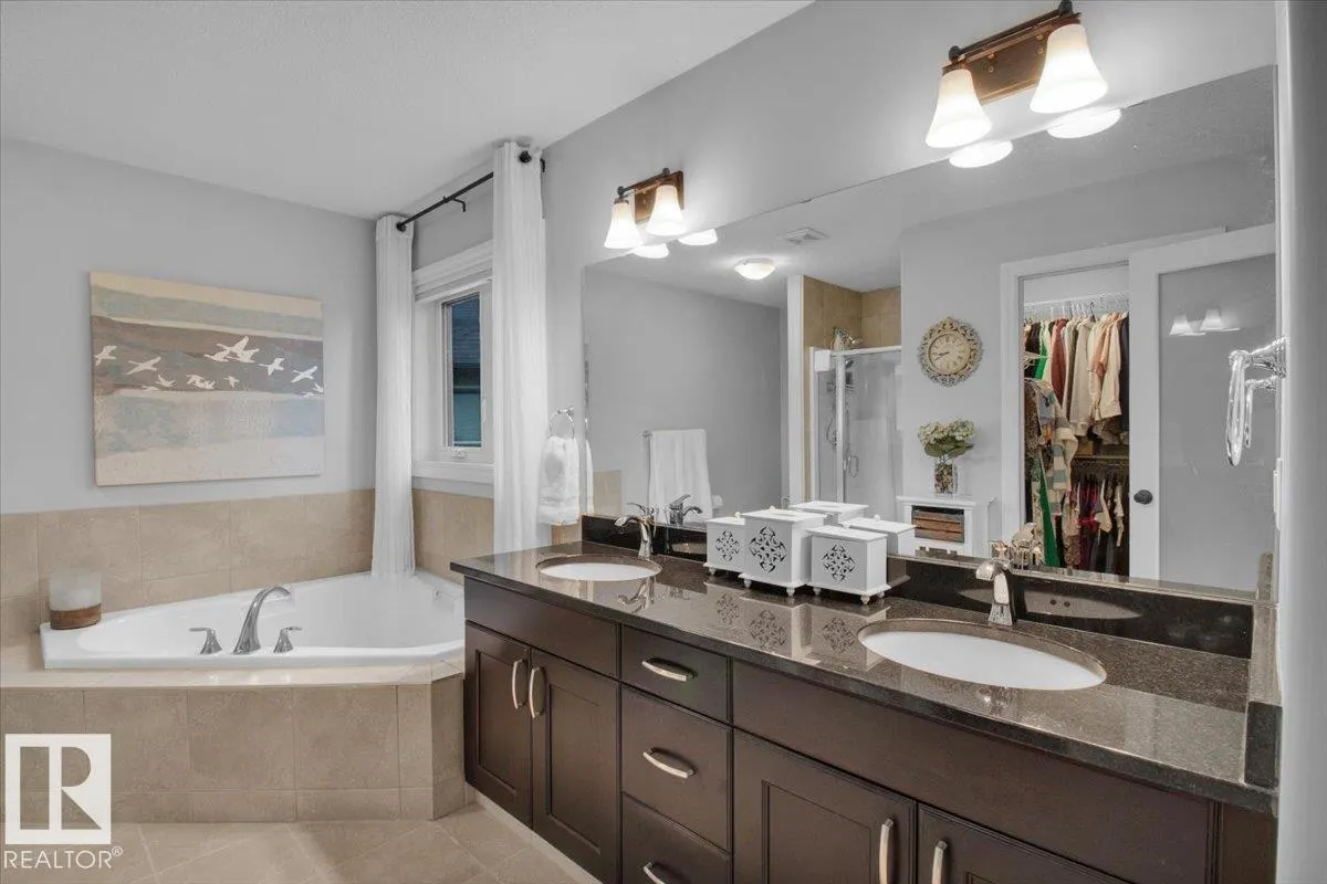 8112 ELLESMERE Cove