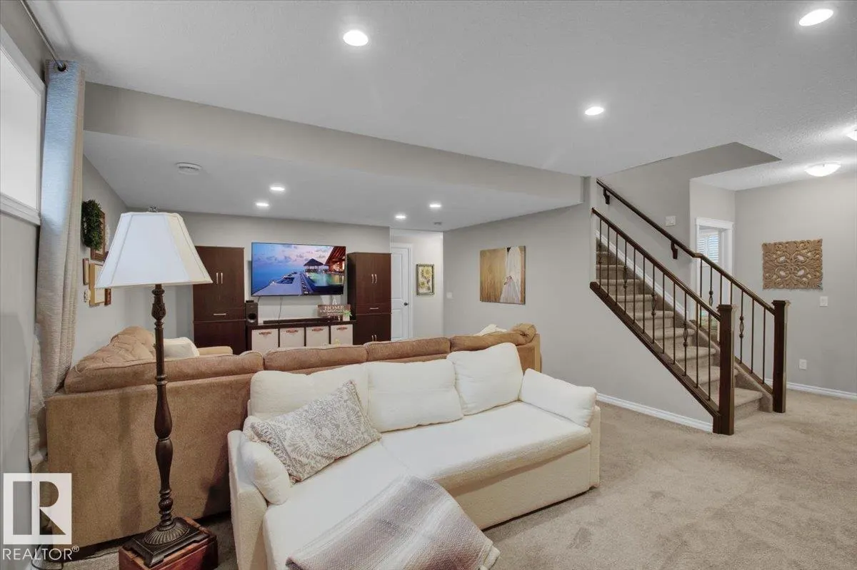 8112 ELLESMERE Cove