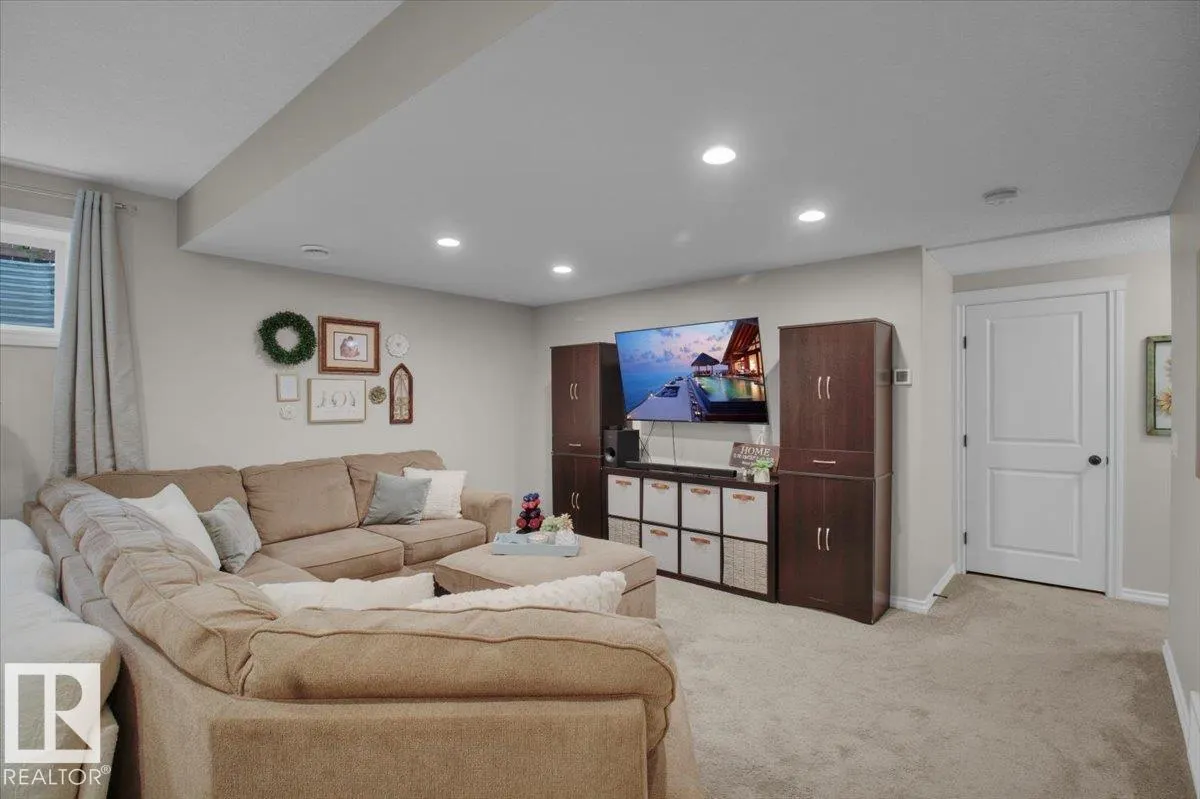8112 ELLESMERE Cove