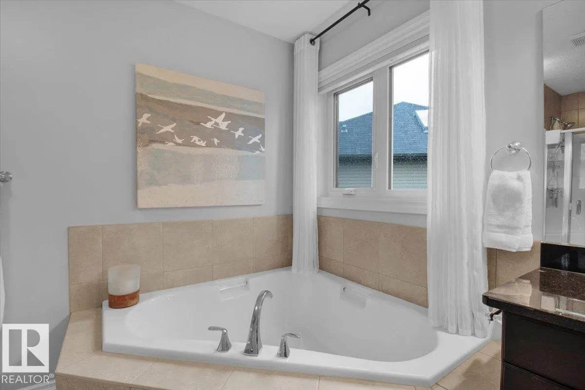 8112 ELLESMERE Cove
