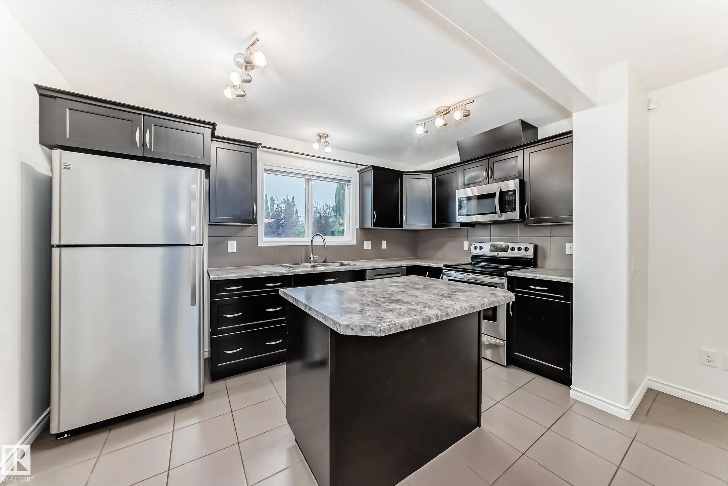 351 SECORD Boulevard