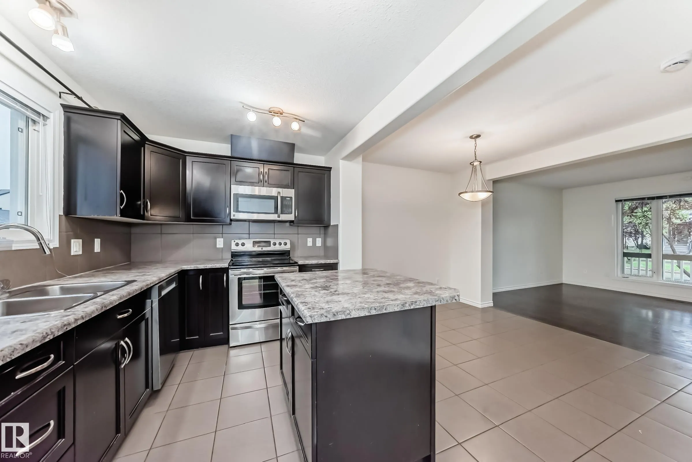351 SECORD Boulevard