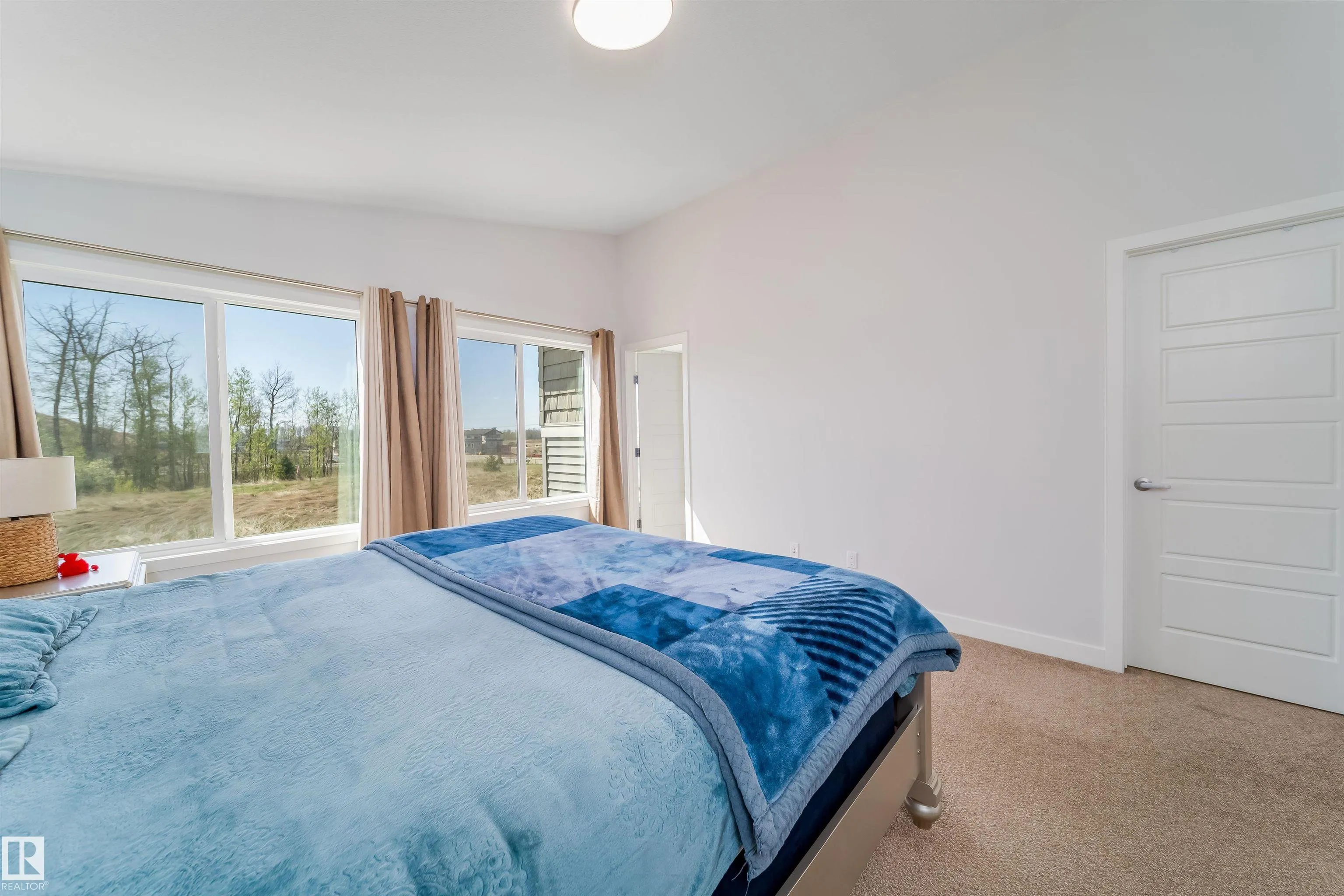6011 EDMONDS Place