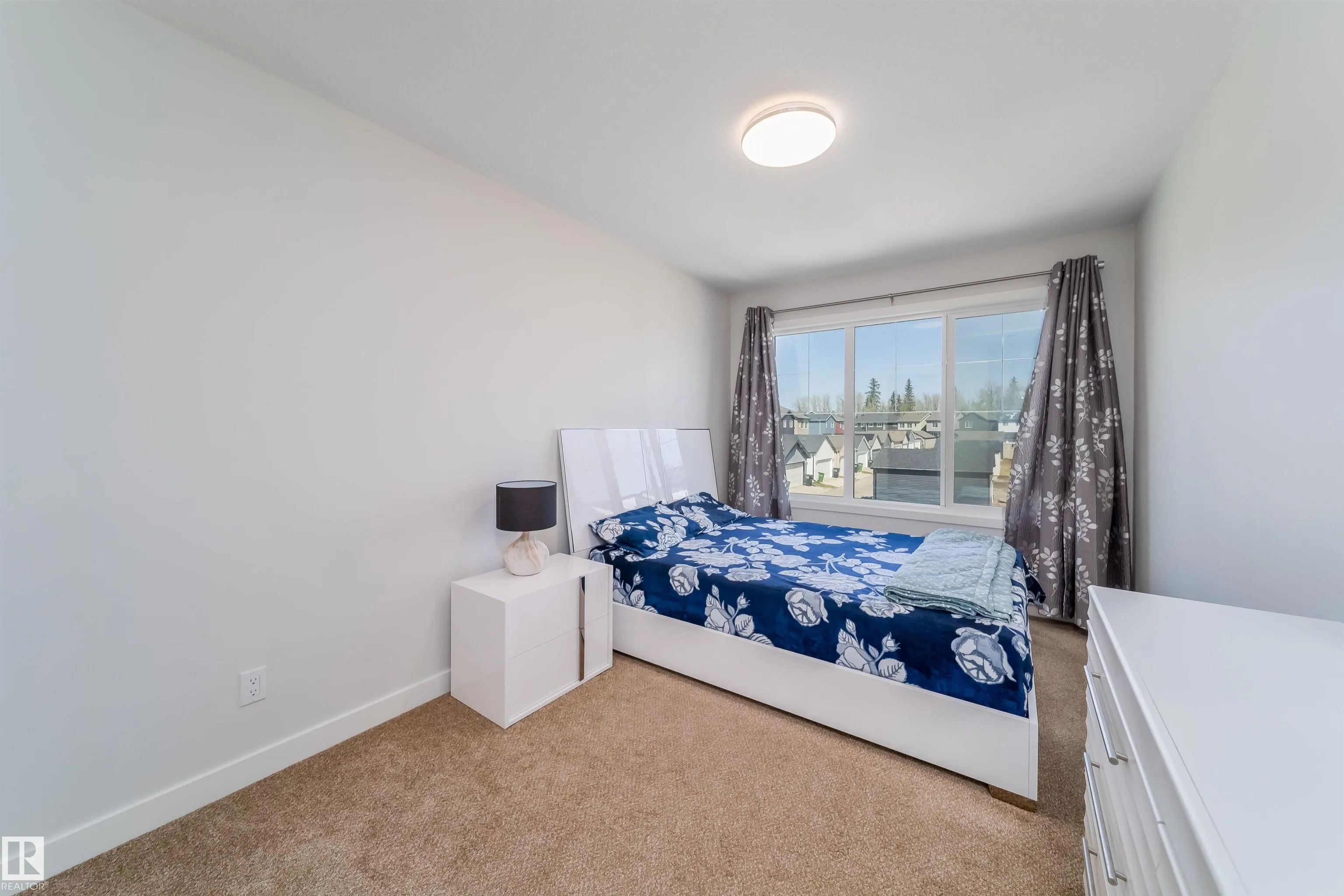 6011 EDMONDS Place
