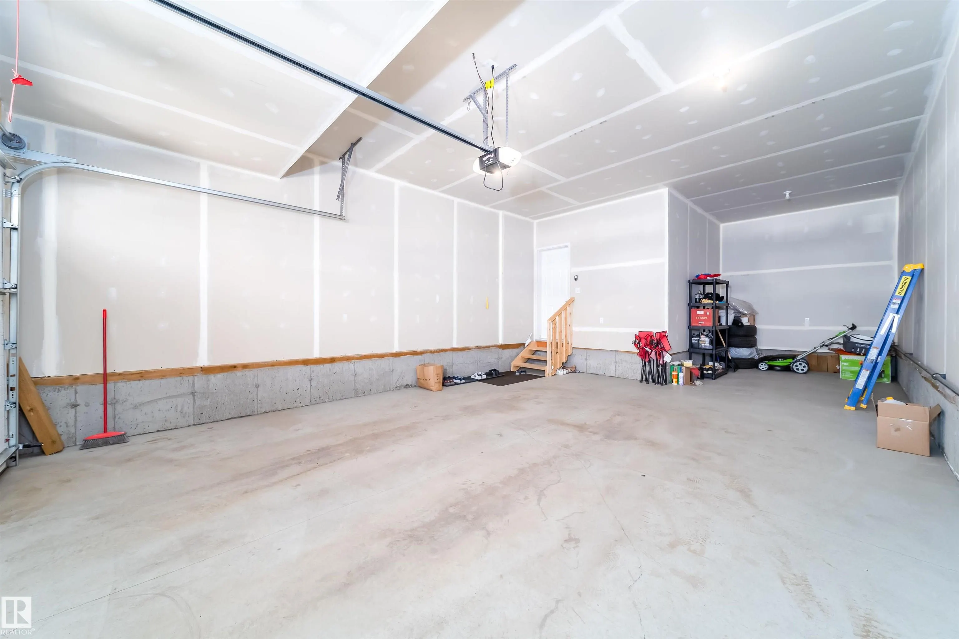 6011 EDMONDS Place