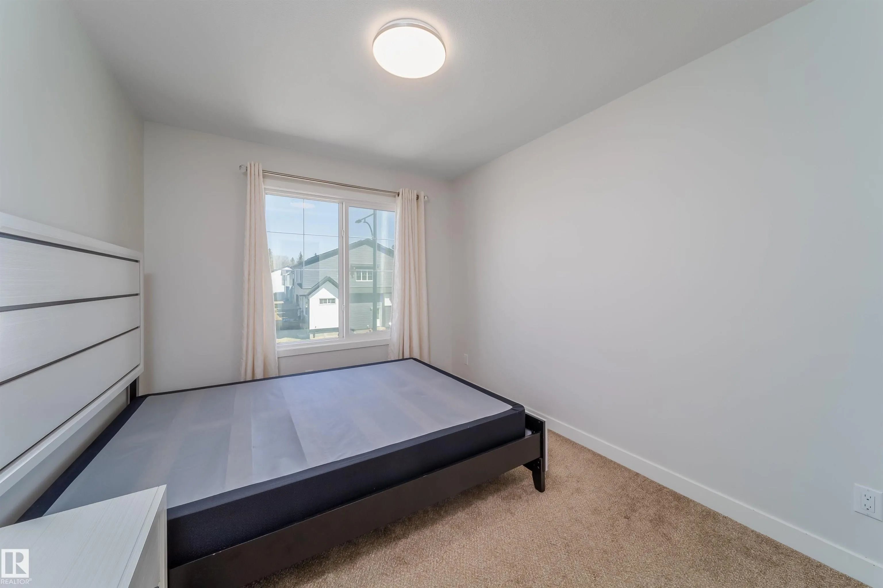 6011 EDMONDS Place