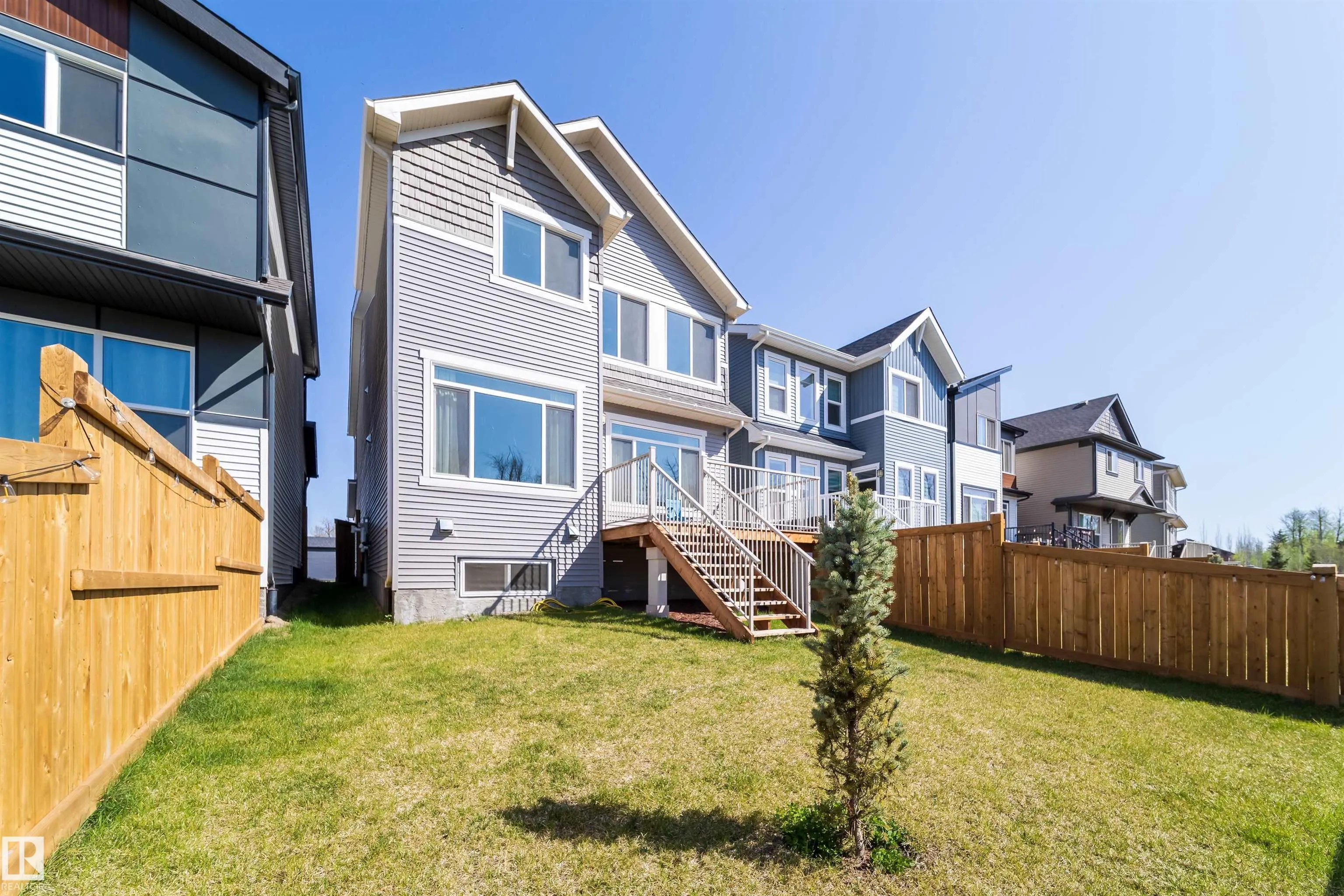 6011 EDMONDS Place