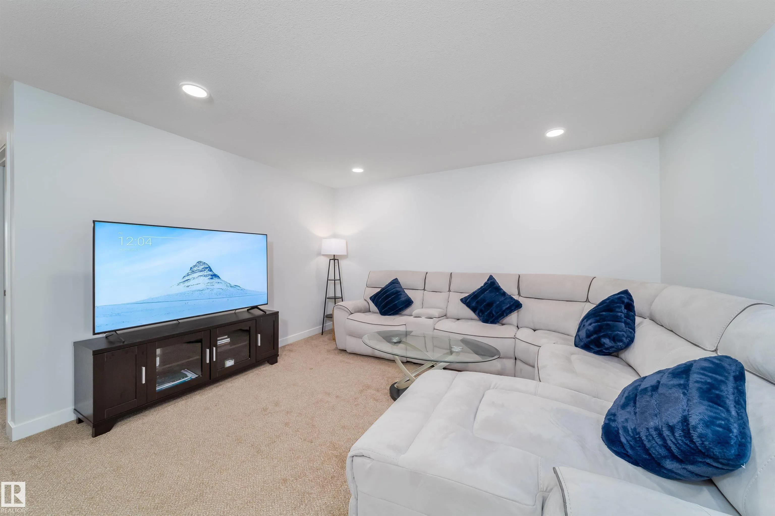 6011 EDMONDS Place