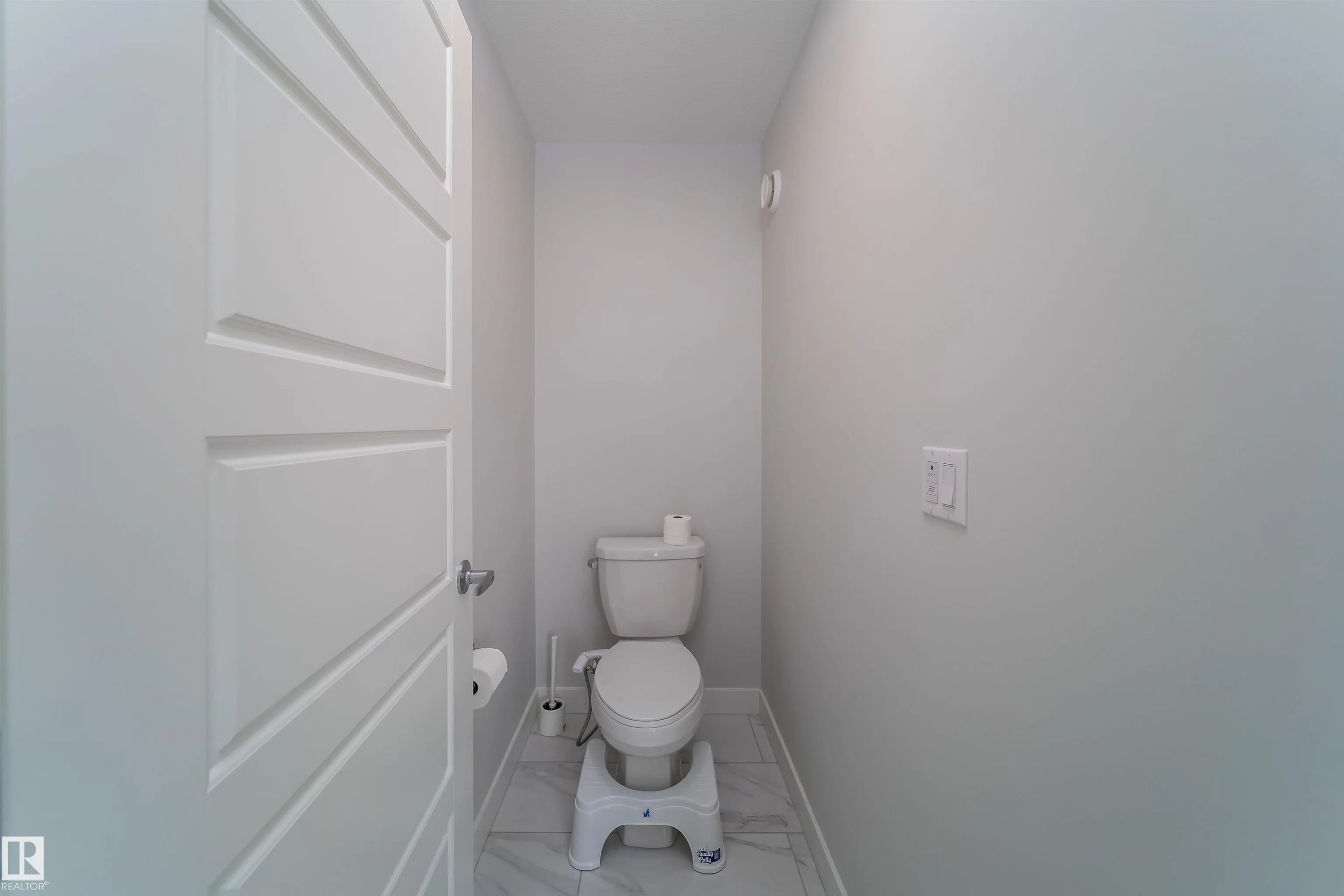 6011 EDMONDS Place